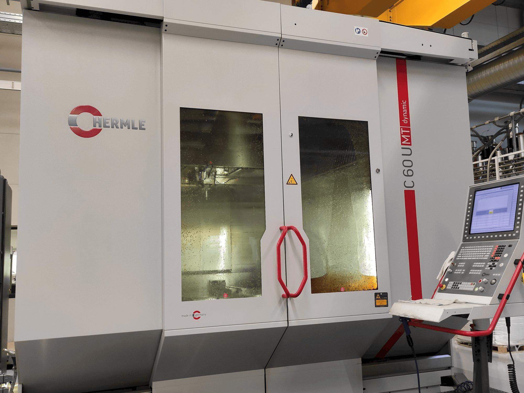A HERMLE C 60 U MT gép elölnézete
