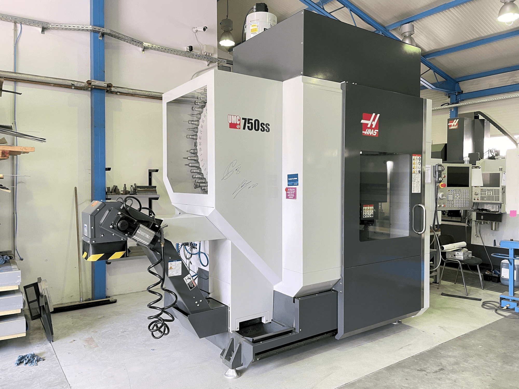 A HAAS UMC 750 SS gép elölnézete