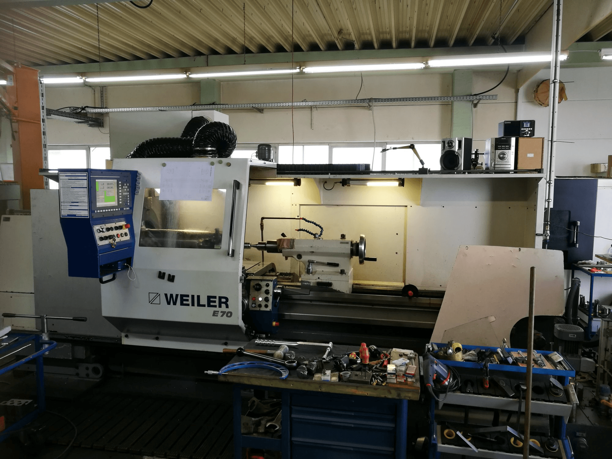 A Weiler E70/3000 gép elölnézete