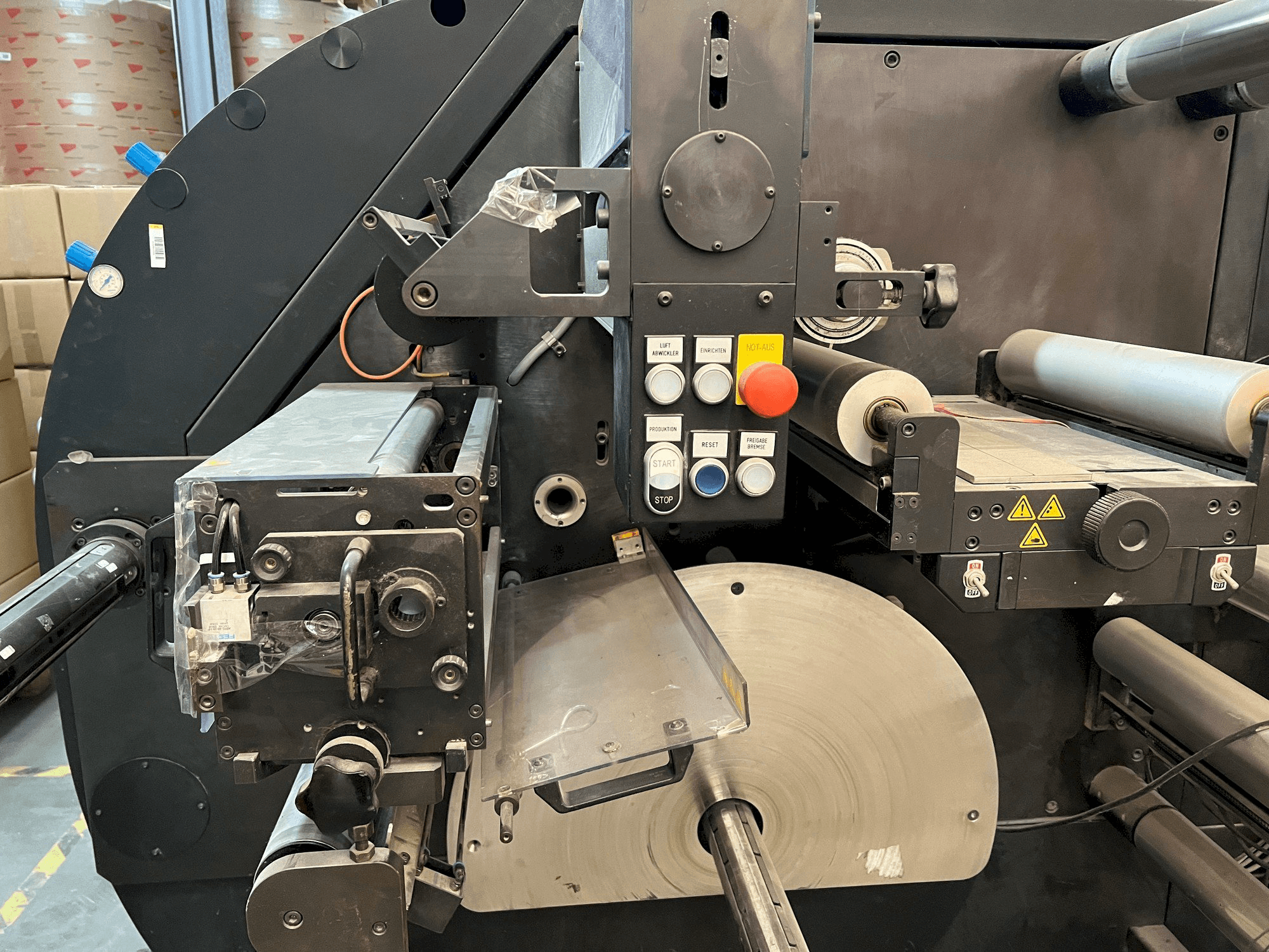 A FLEXOR 380B gép elölnézete