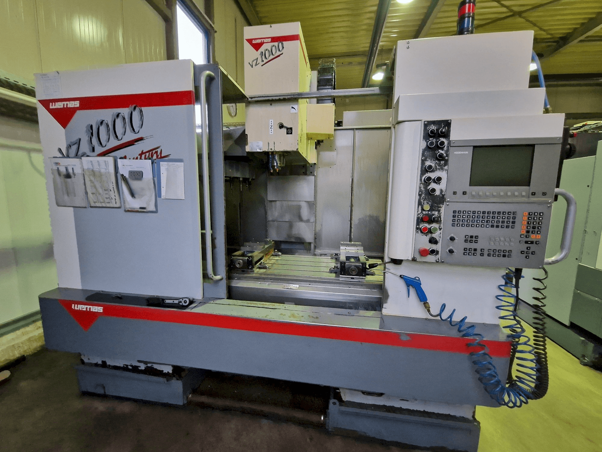 A WEMAS VZ 1000 gép elölnézete