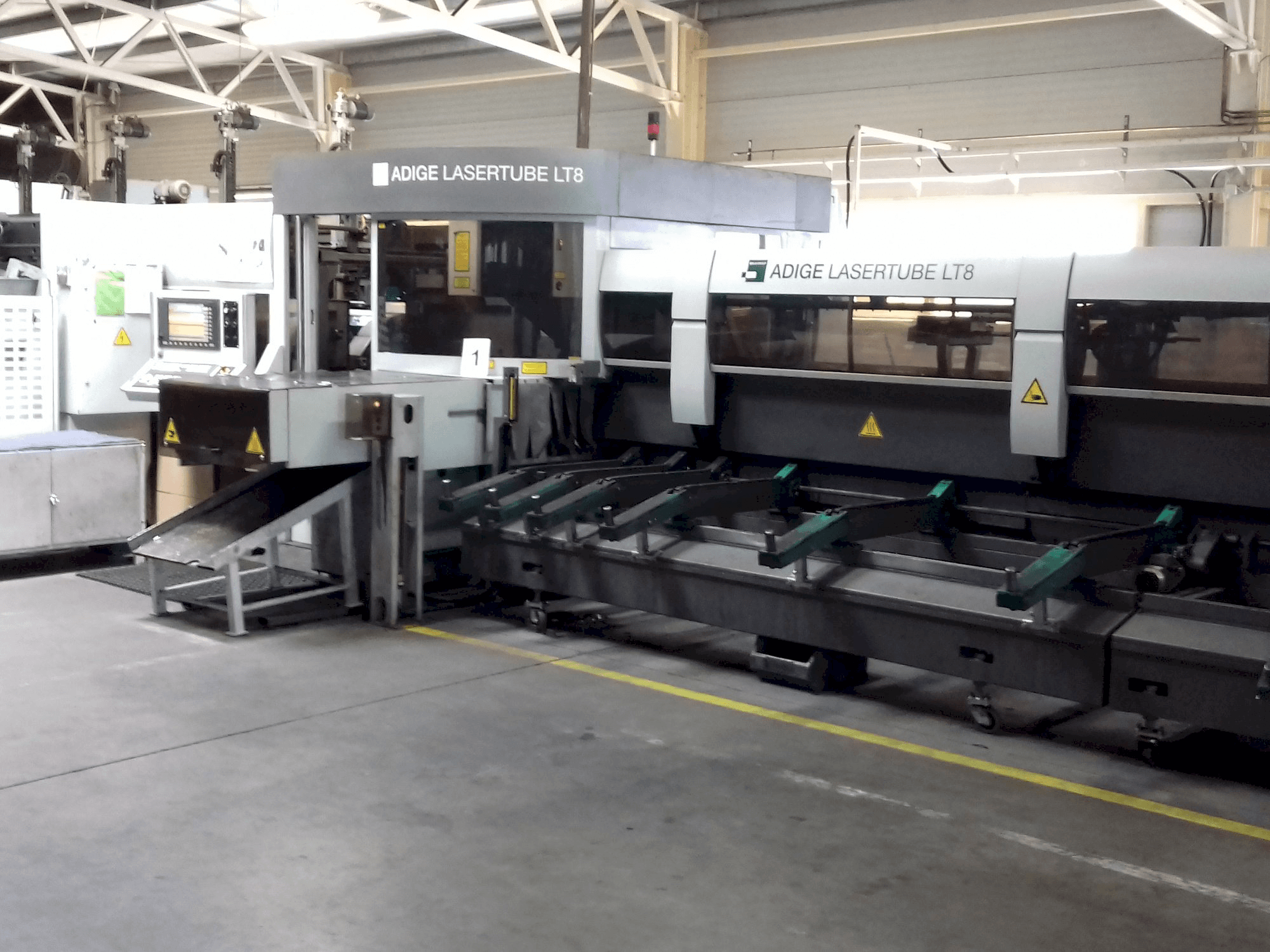 A ADIGE LT 8 gép elölnézete