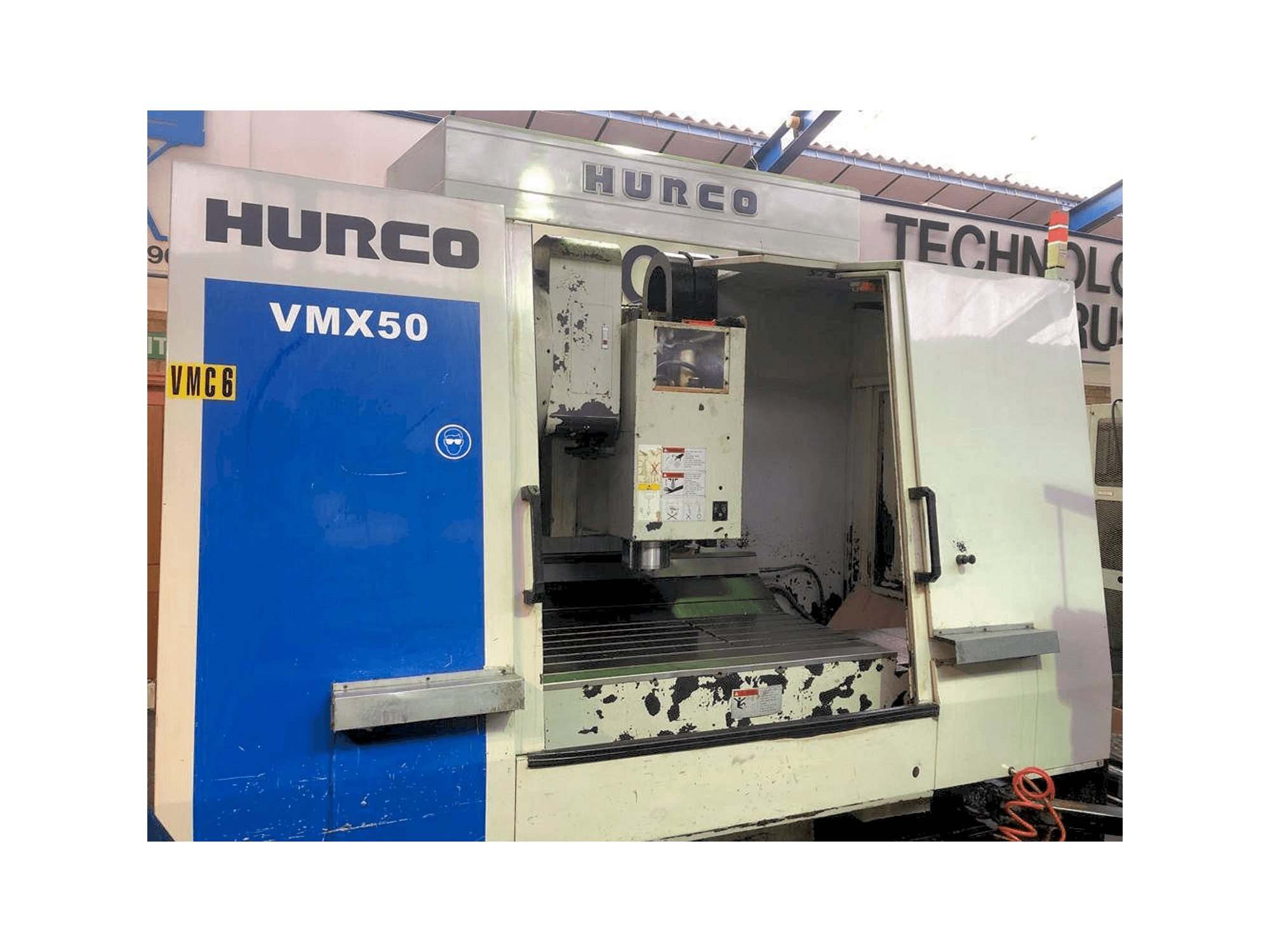 A Hurco VMX 50/40T gép elölnézete