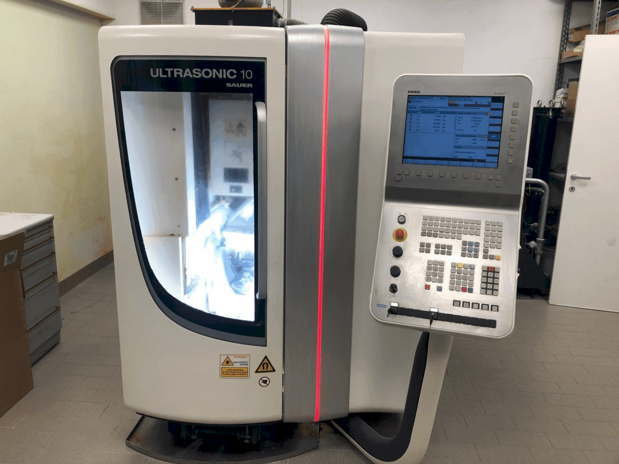 A DMG SAUER ULTRASONIC 10 Sauer gép elölnézete