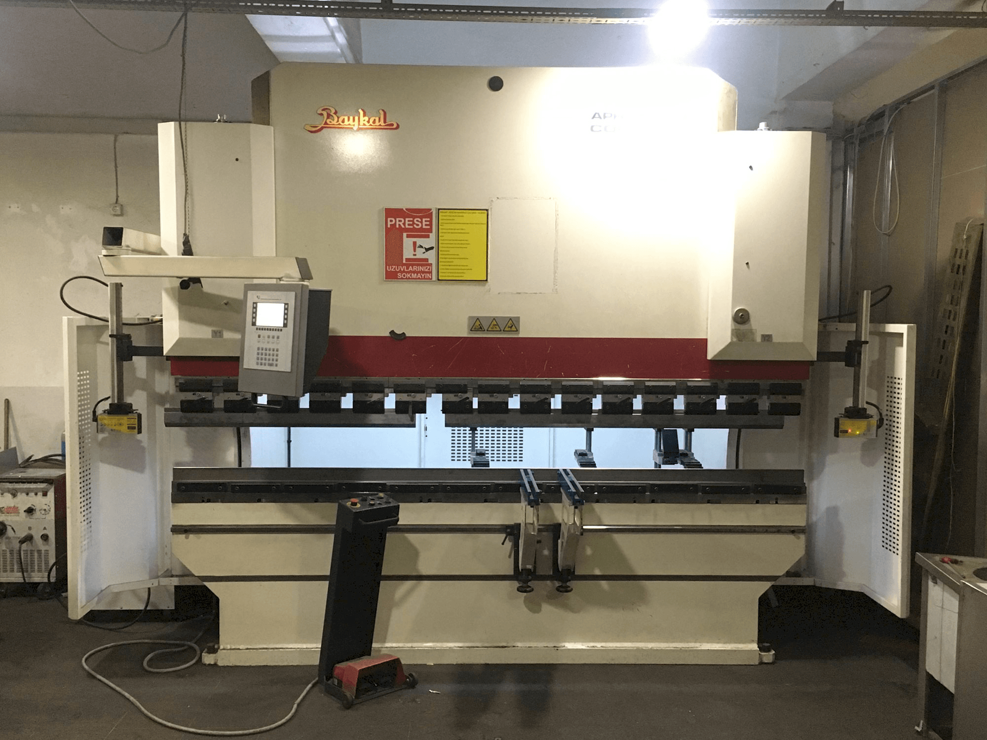 A Baykal APHS 31120 gép elölnézete