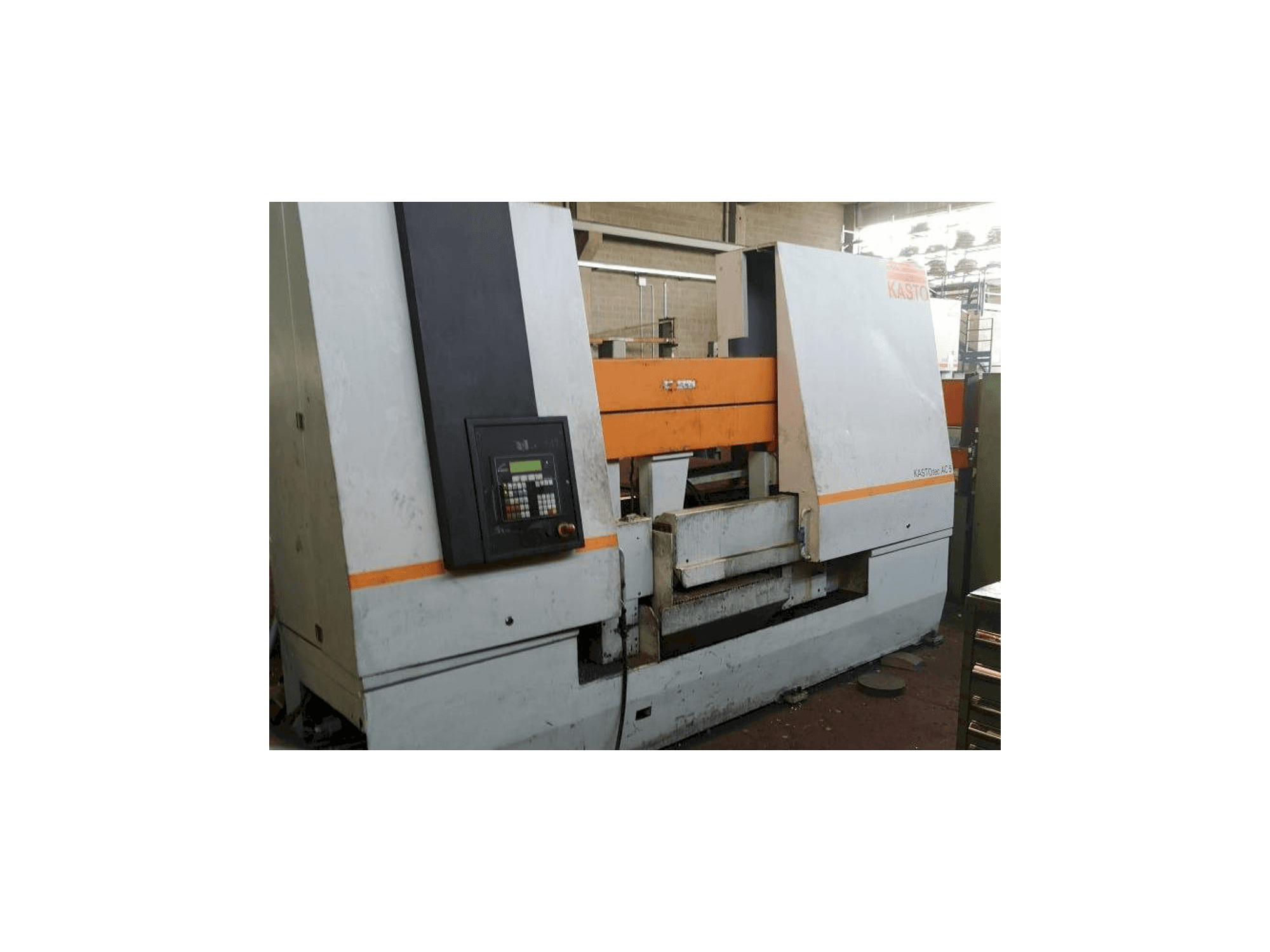 A KASTO AC5 gép oldalnézete