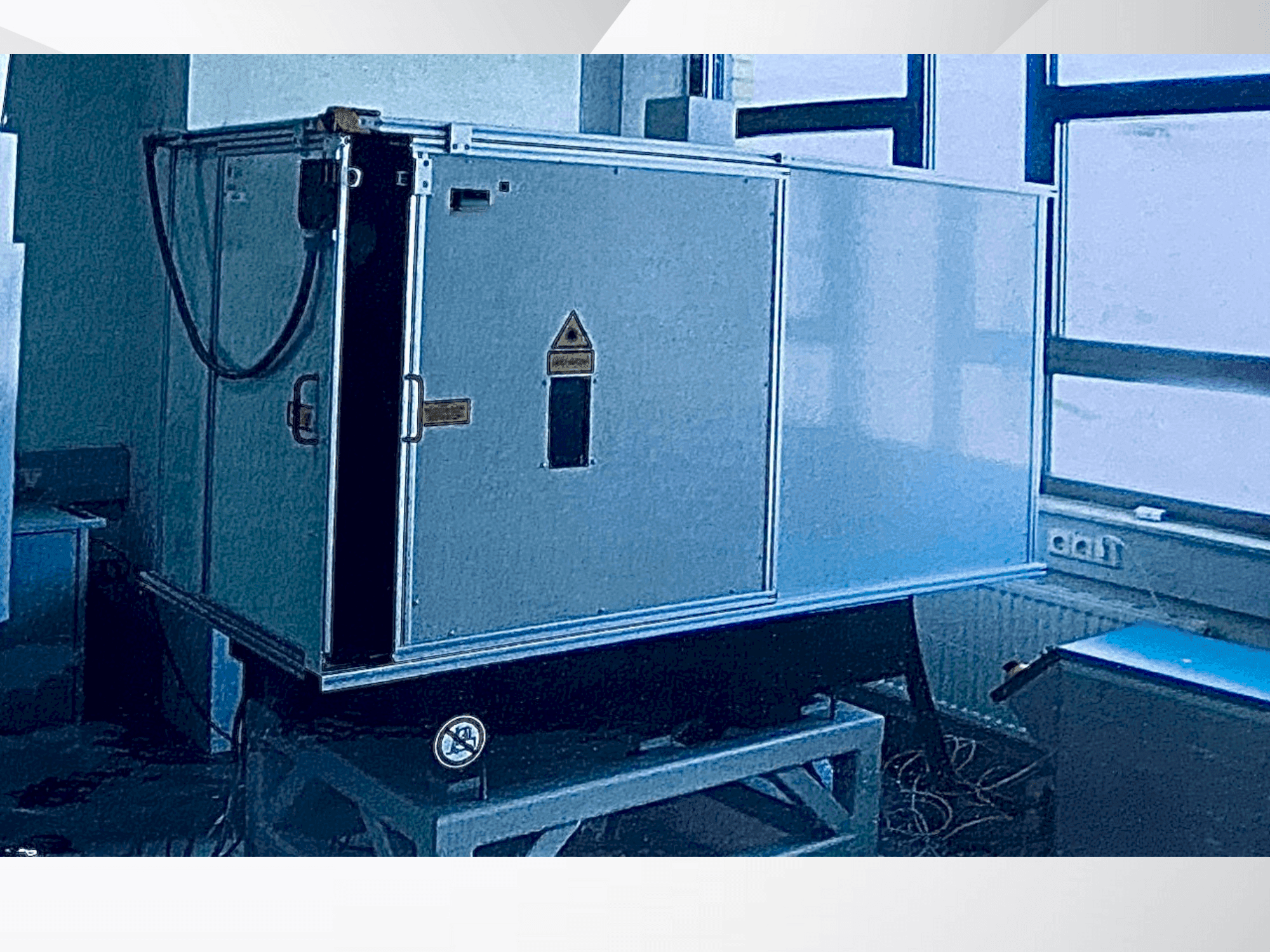 A LASAG KLS 246 CL60 gép elölnézete