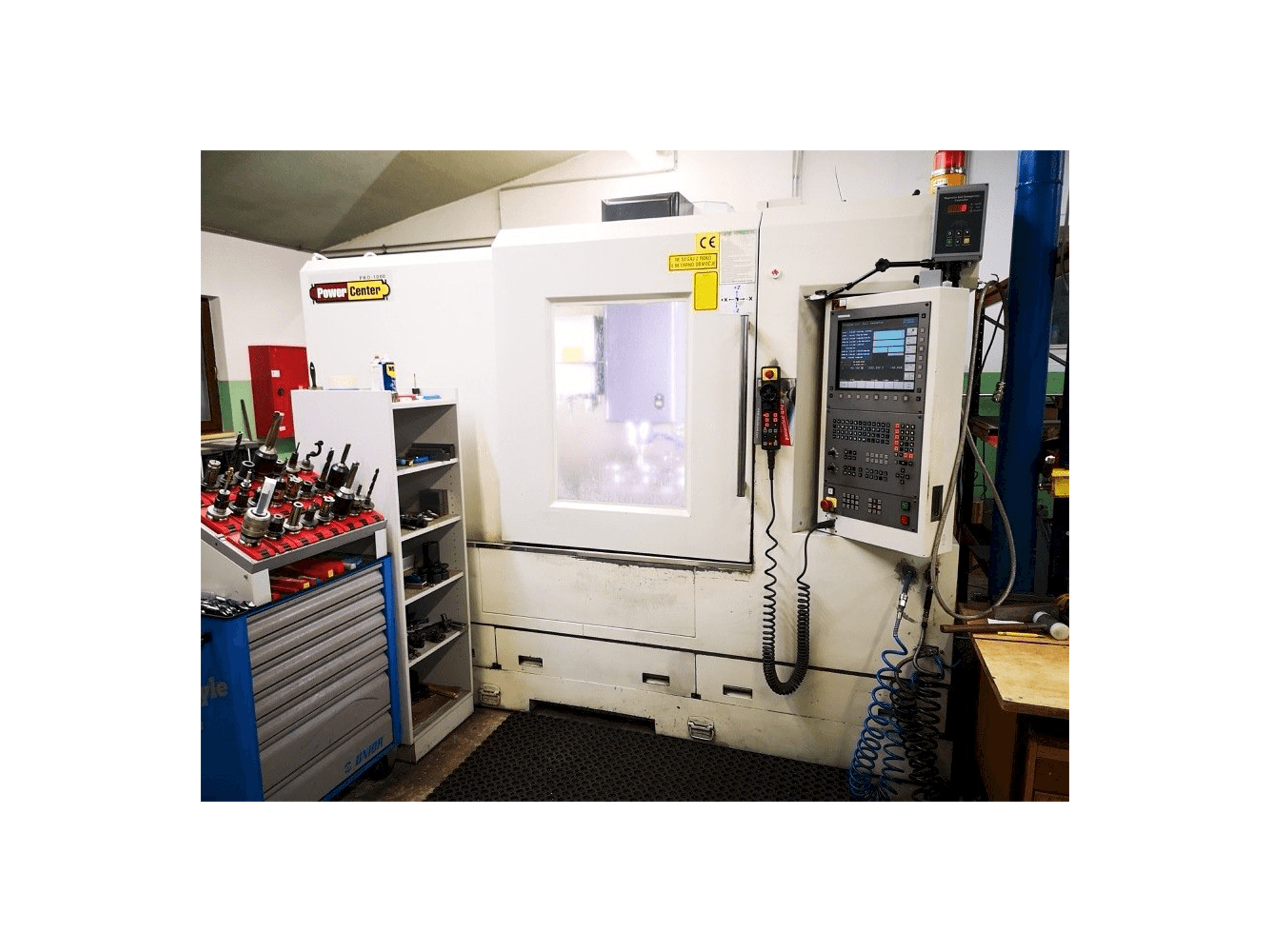 A Hartford PRO-1000S gép elölnézete