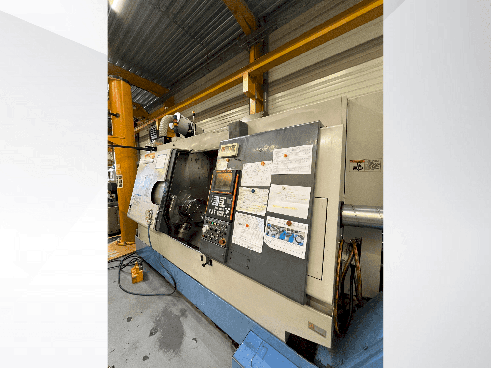 A Mazak Integrex 400Y gép elölnézete