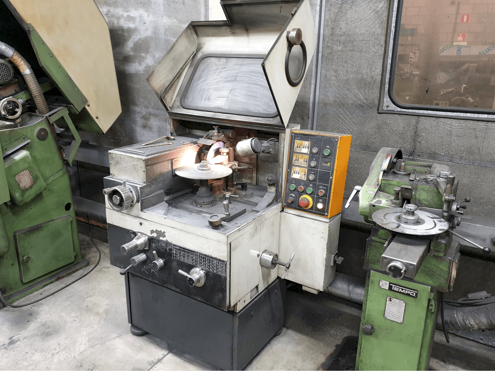 A Loroch K400 gép jobb nézete