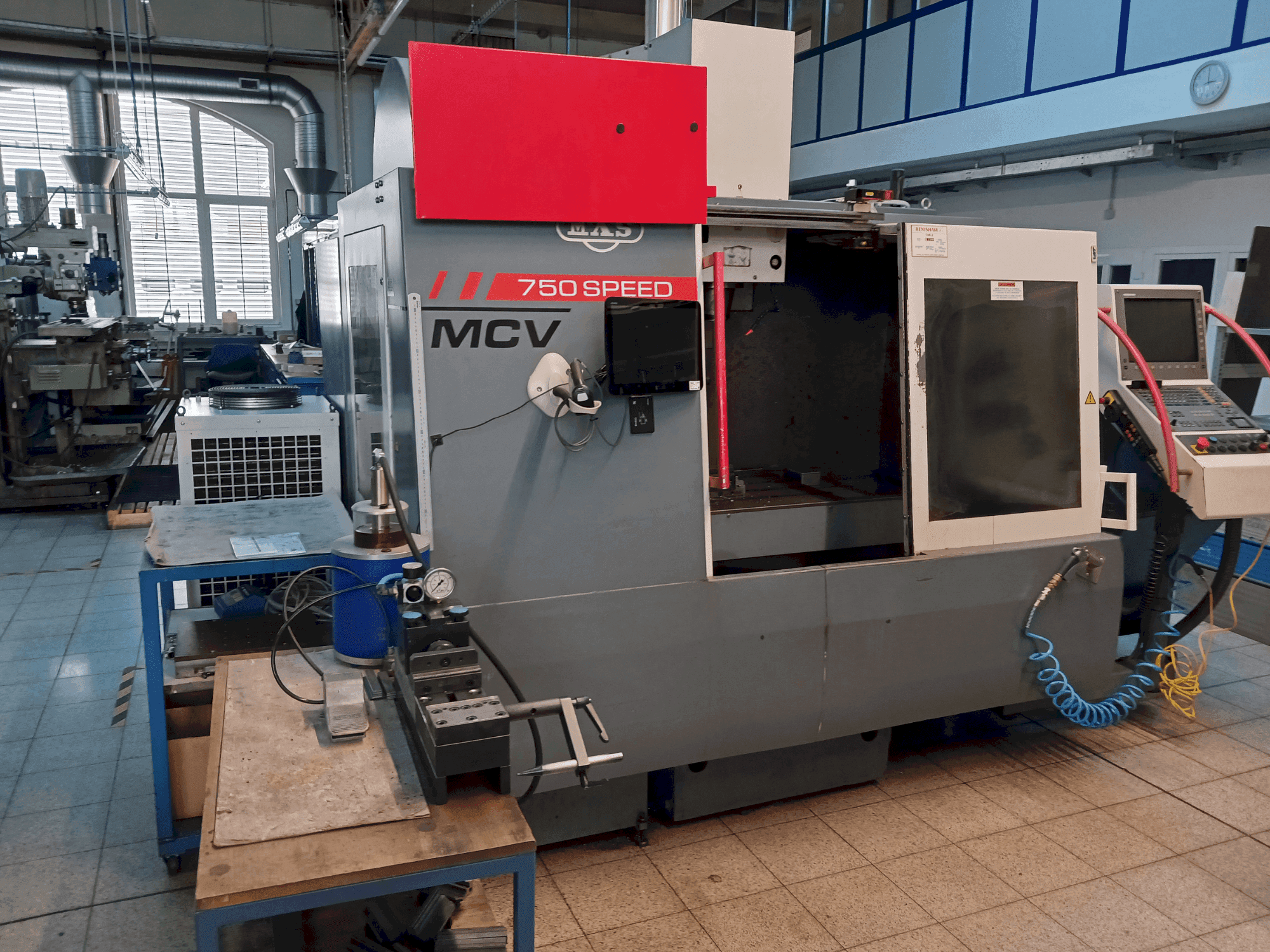 A KOVOSVIT MAS MCV 750 Speed gép elölnézete