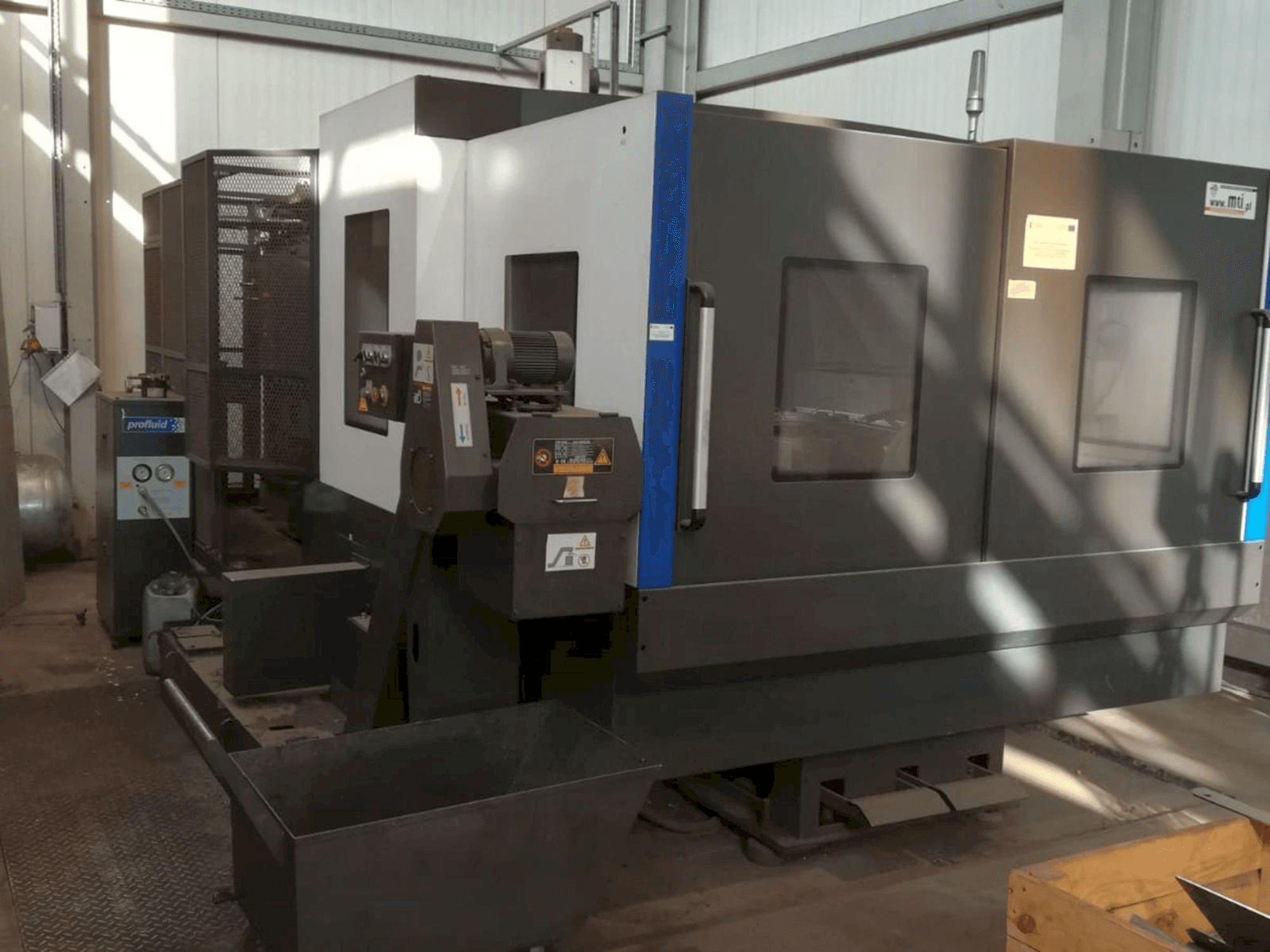 A Hyundai Wia KH63G gép elölnézete