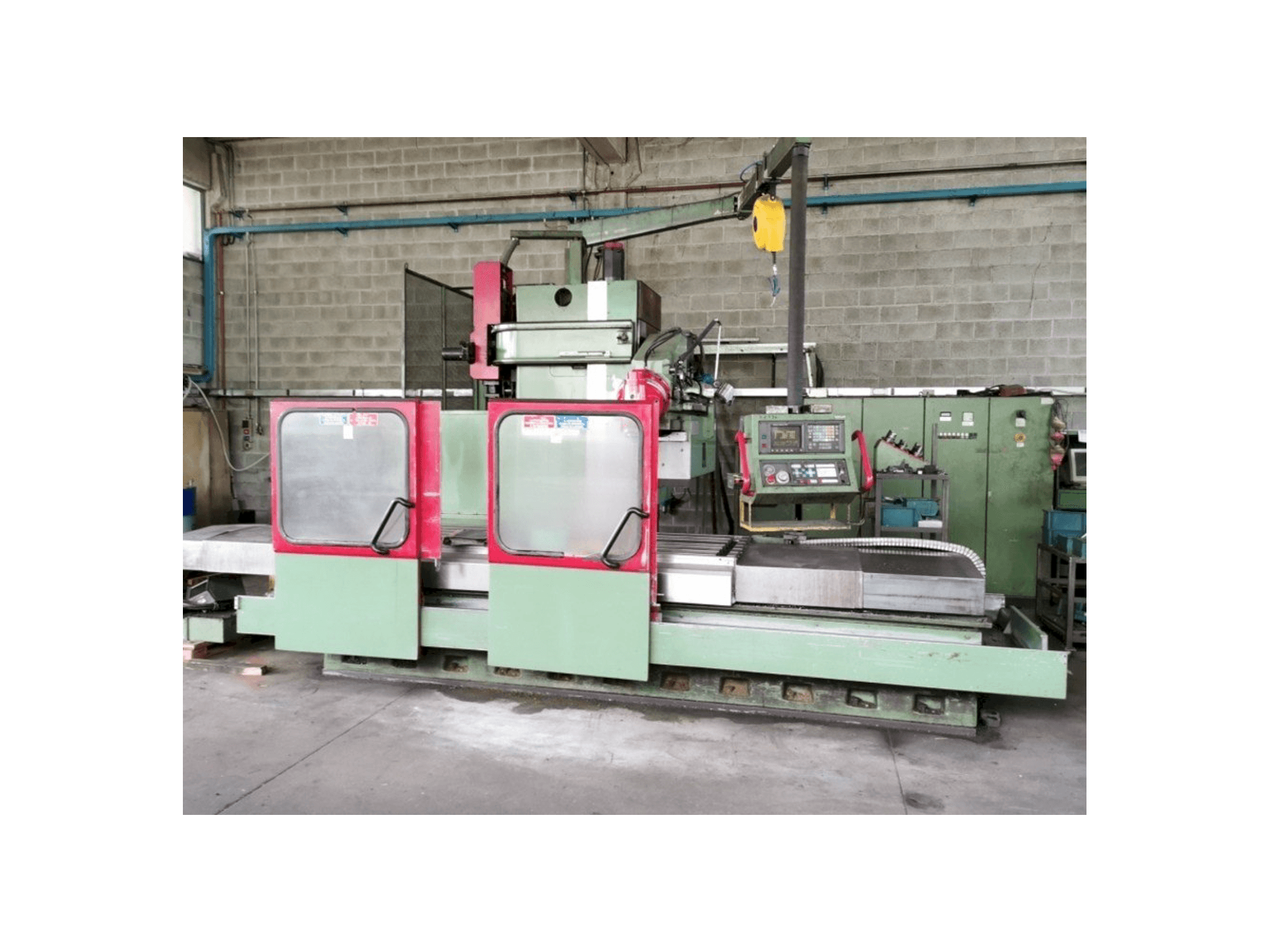 A NOVAR CENTER 1000K 40 gép elölnézete