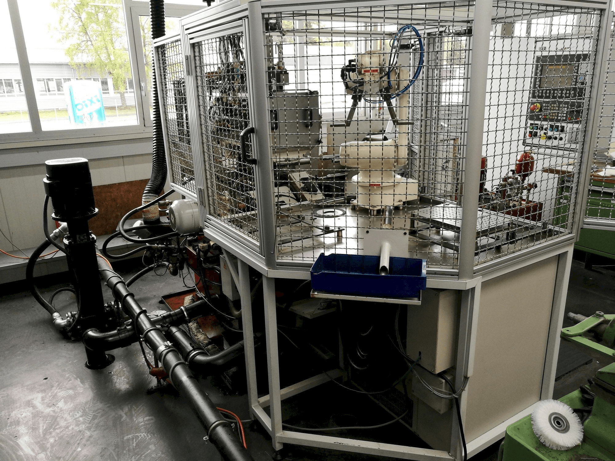 A Haux NS 435G gép oldalnézete