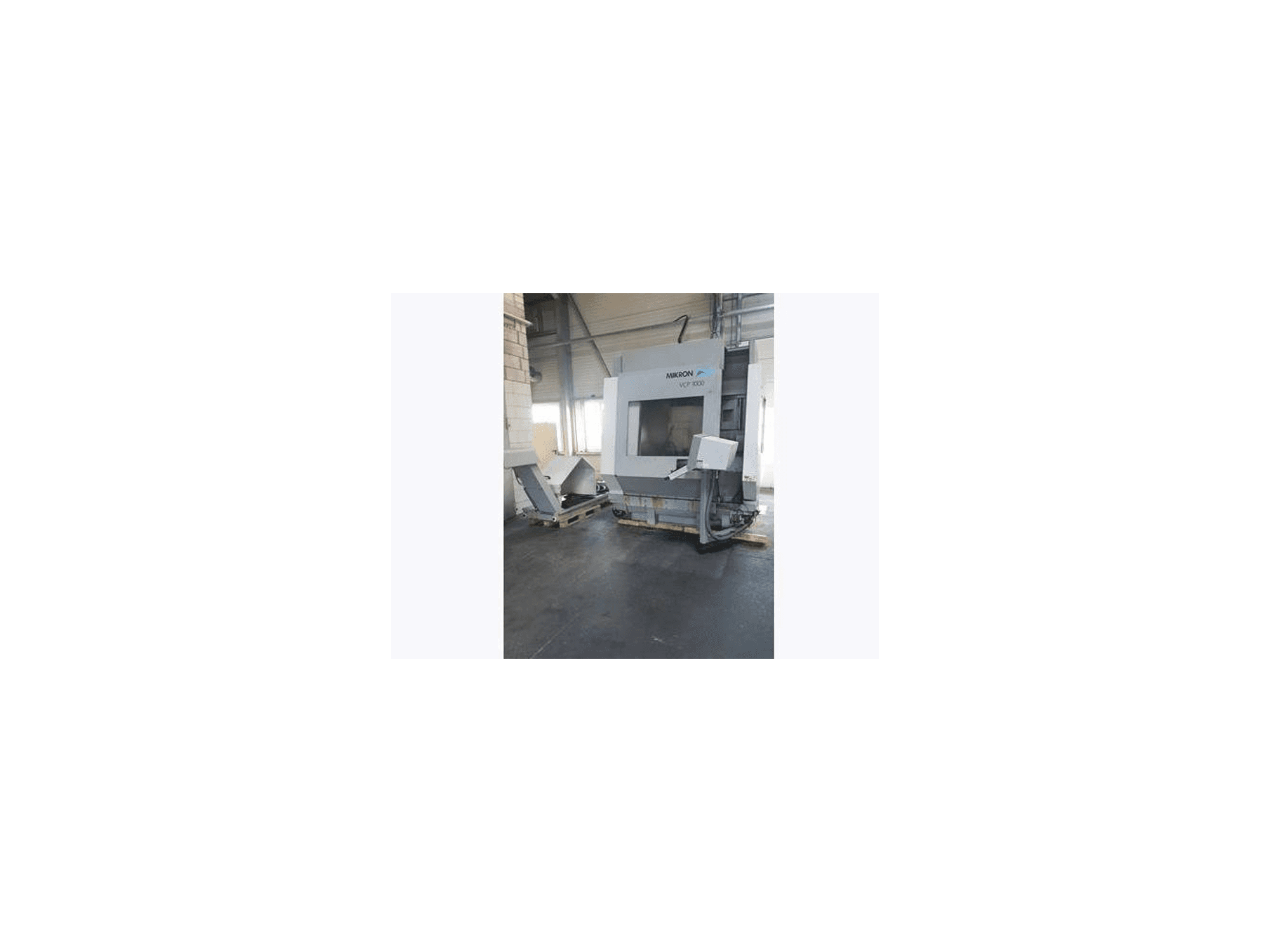 A MIKRON VCP 1000 gép elölnézete