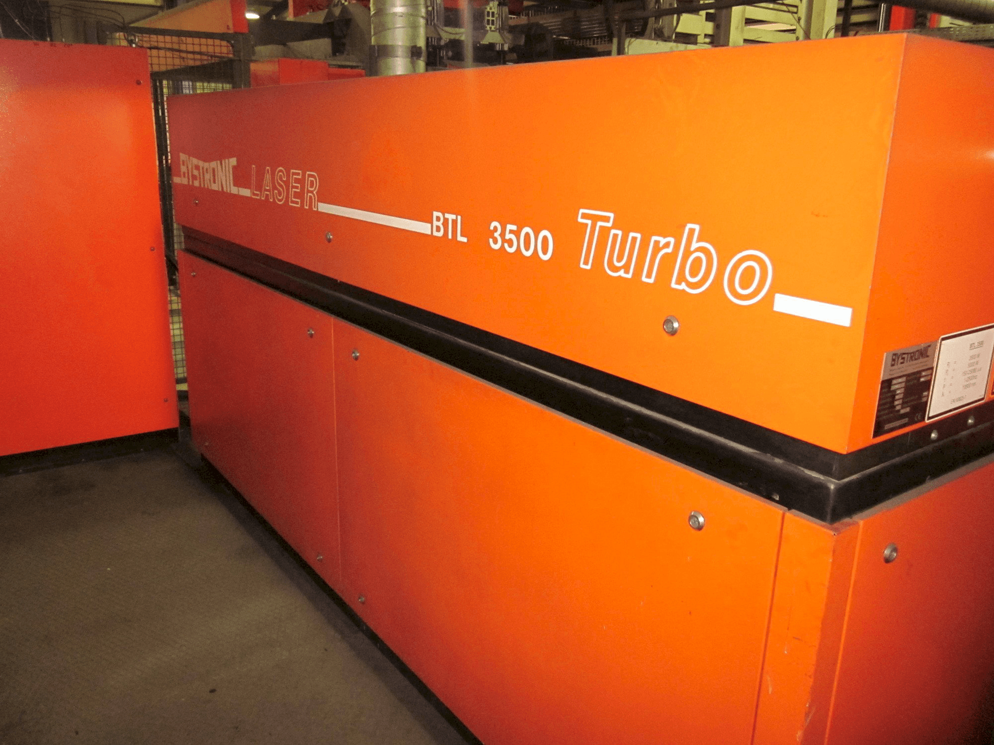 A Bystronic BTLl 3500 gép elölnézete