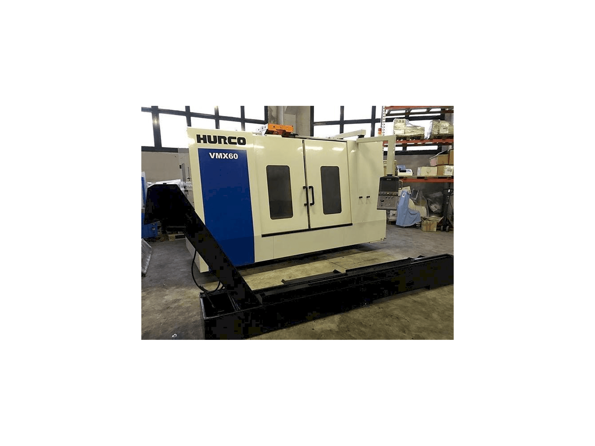 A Hurco VMX 60 gép elölnézete