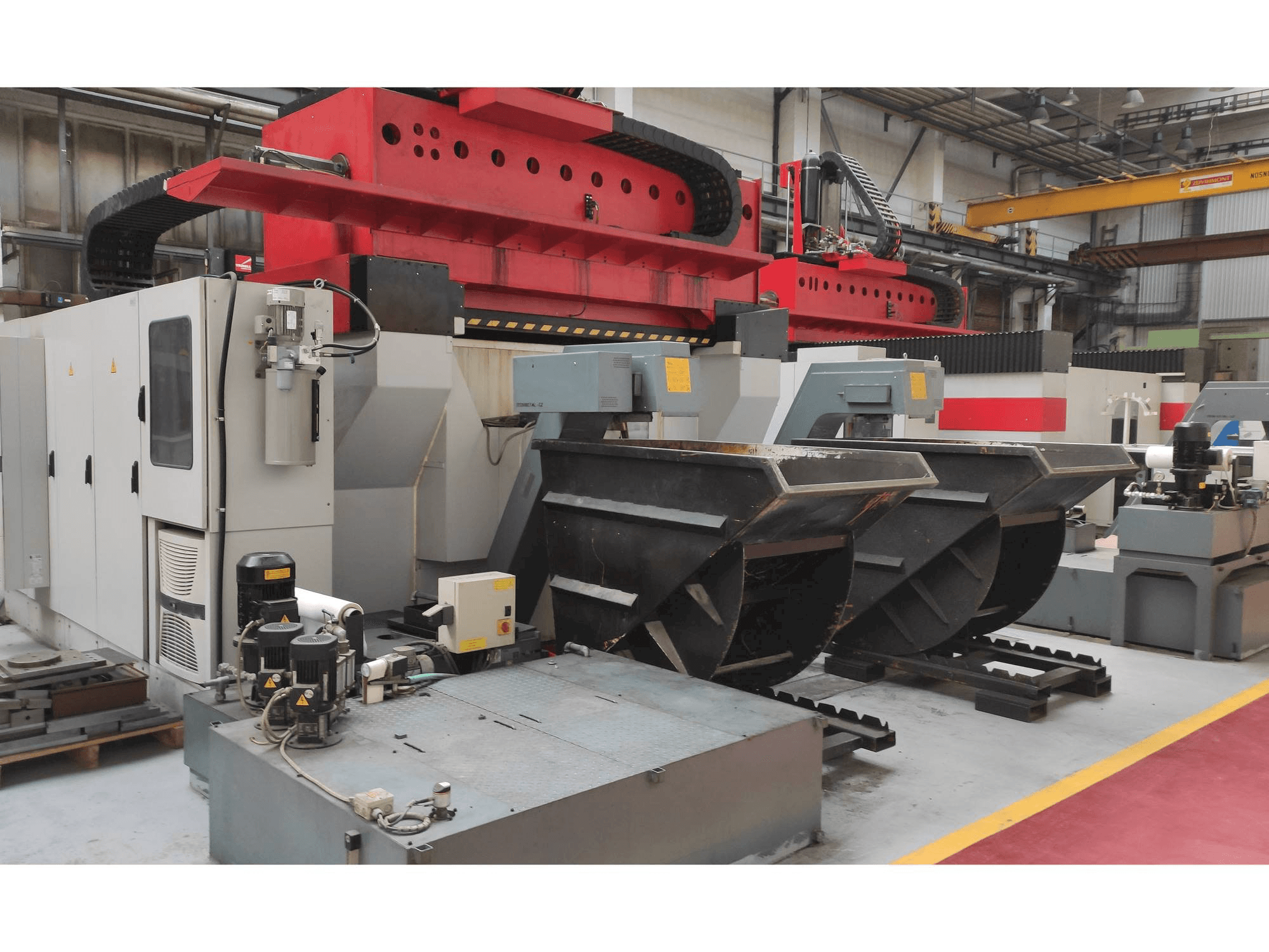 A TRIMILL VU 2313 gép elölnézete