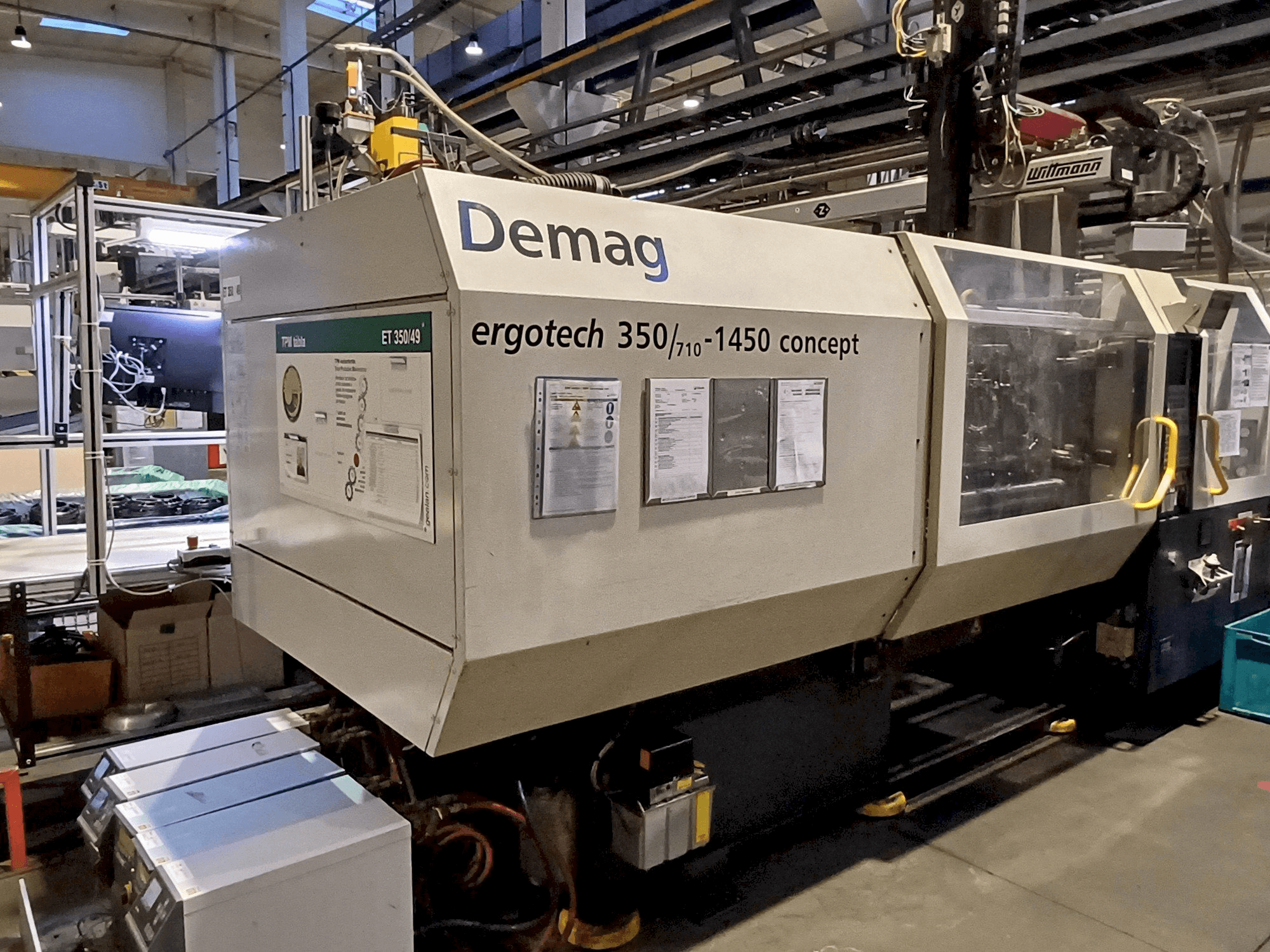 A SUMITOMO SHI DEMAG Ergotech 350 Concept gép elölnézete