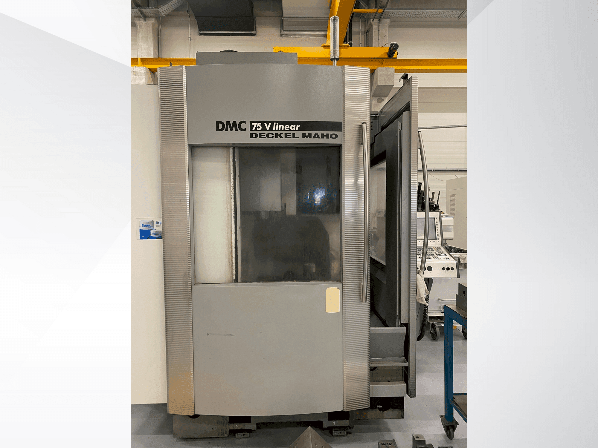 A DECKEL MAHO DMC 75 V Linear gép elölnézete