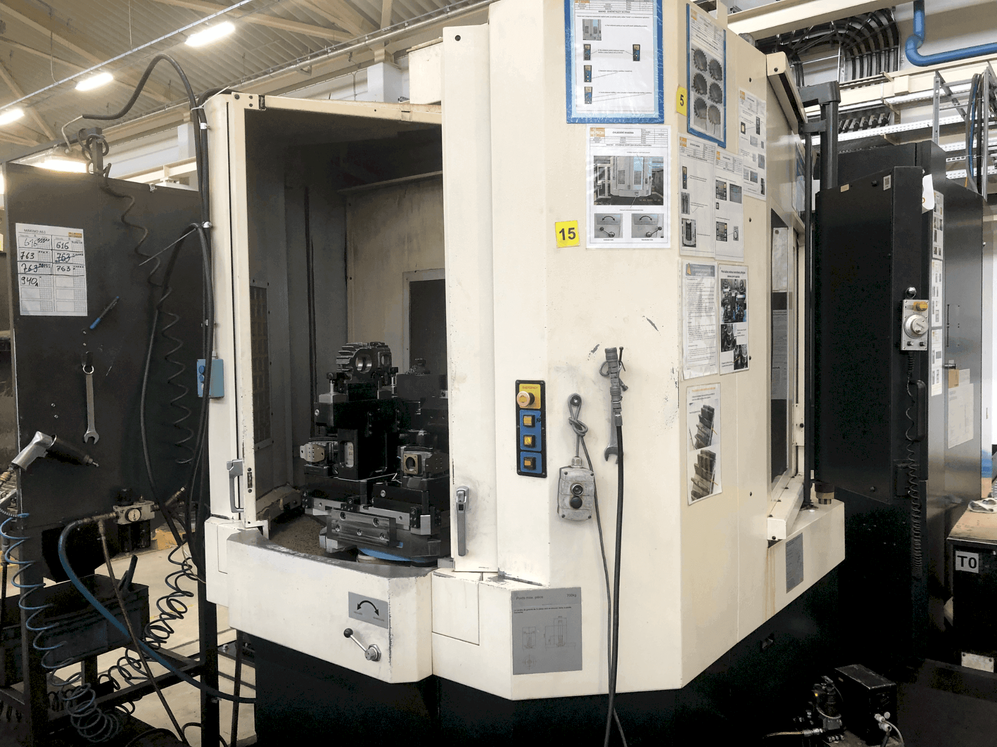 A Makino a61-5XR gép elölnézete