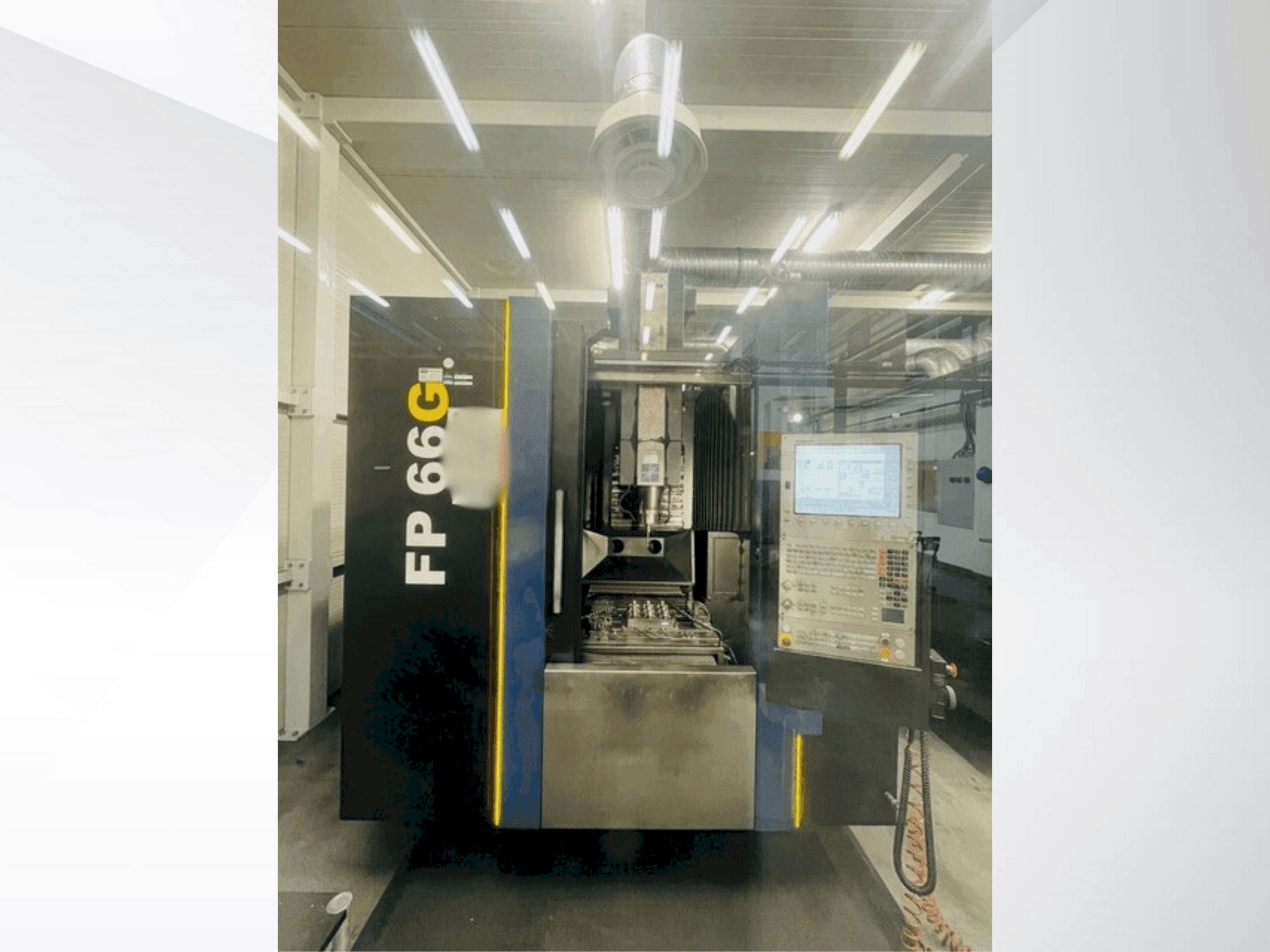 A YCM FP 66G gép elölnézete