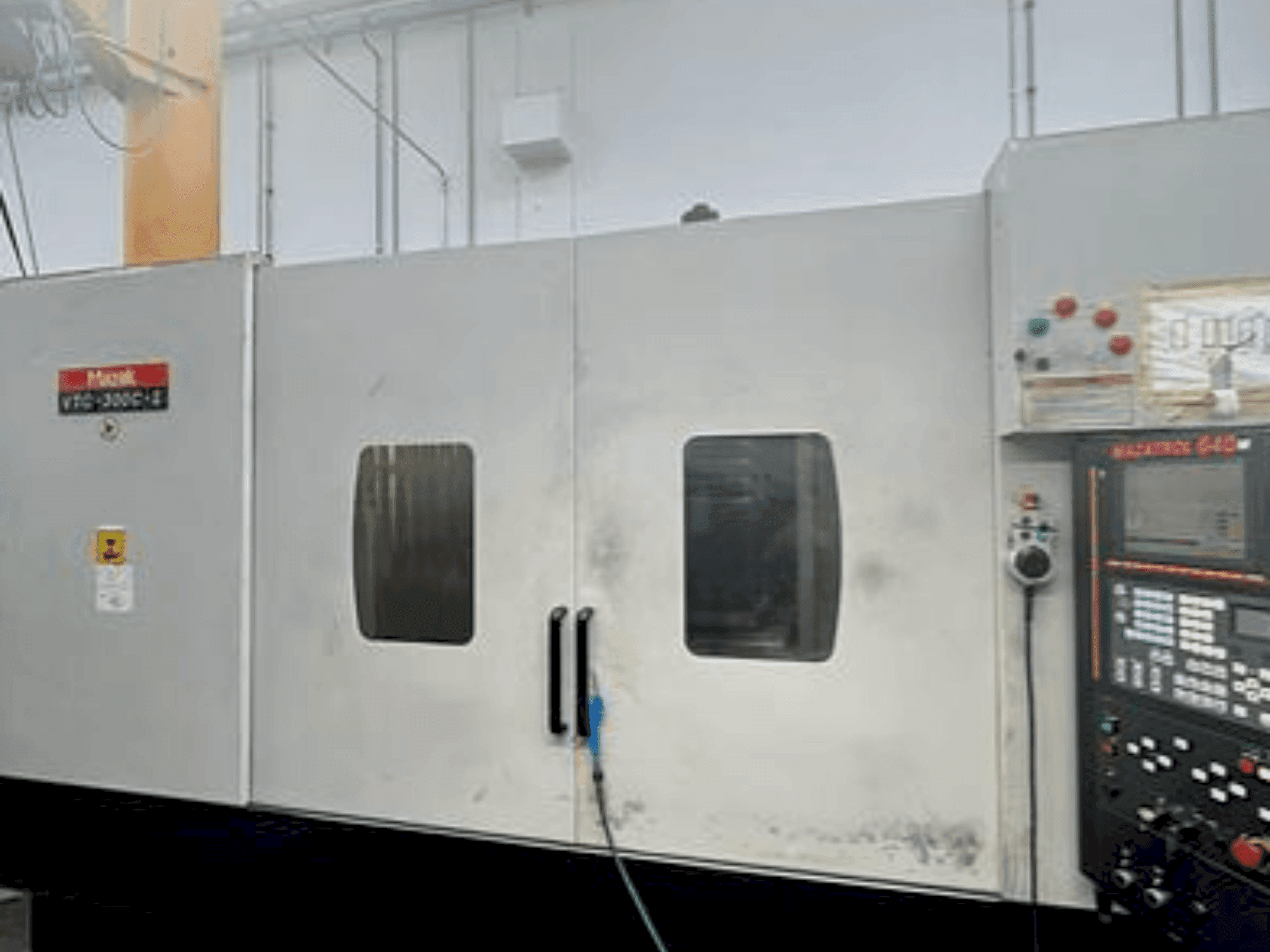 A Mazak VTC 300 (2004) gép elölnézete