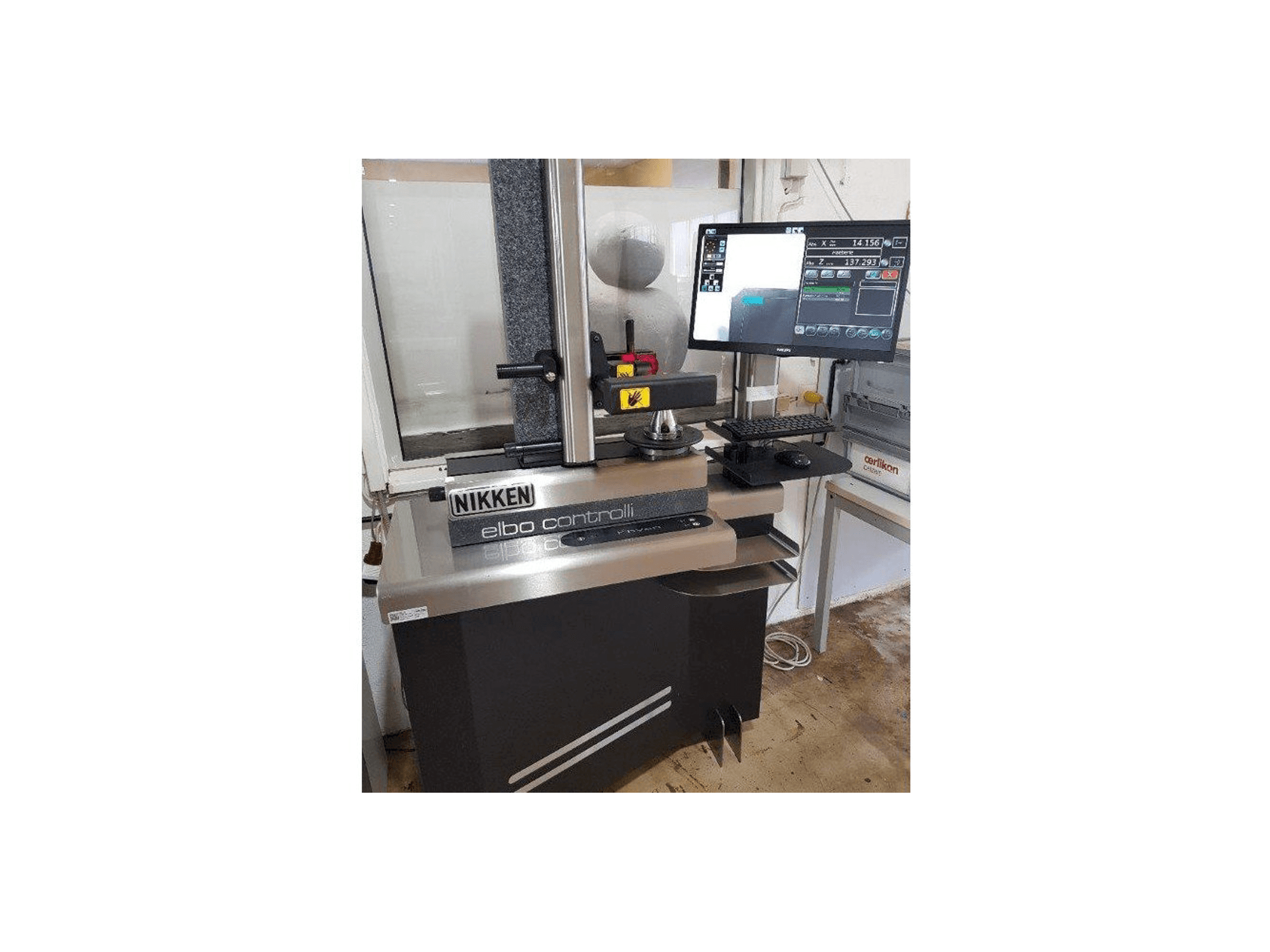 A NIKKEN elbo controlli kyan-TW gép elölnézete