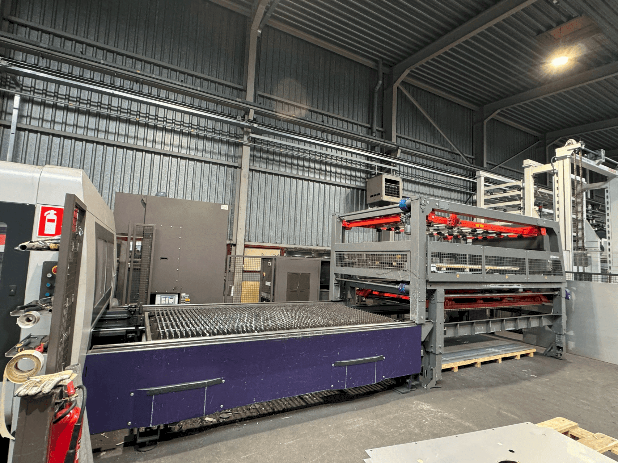 A Bystronic ByTrans 3015 Standard gép elölnézete