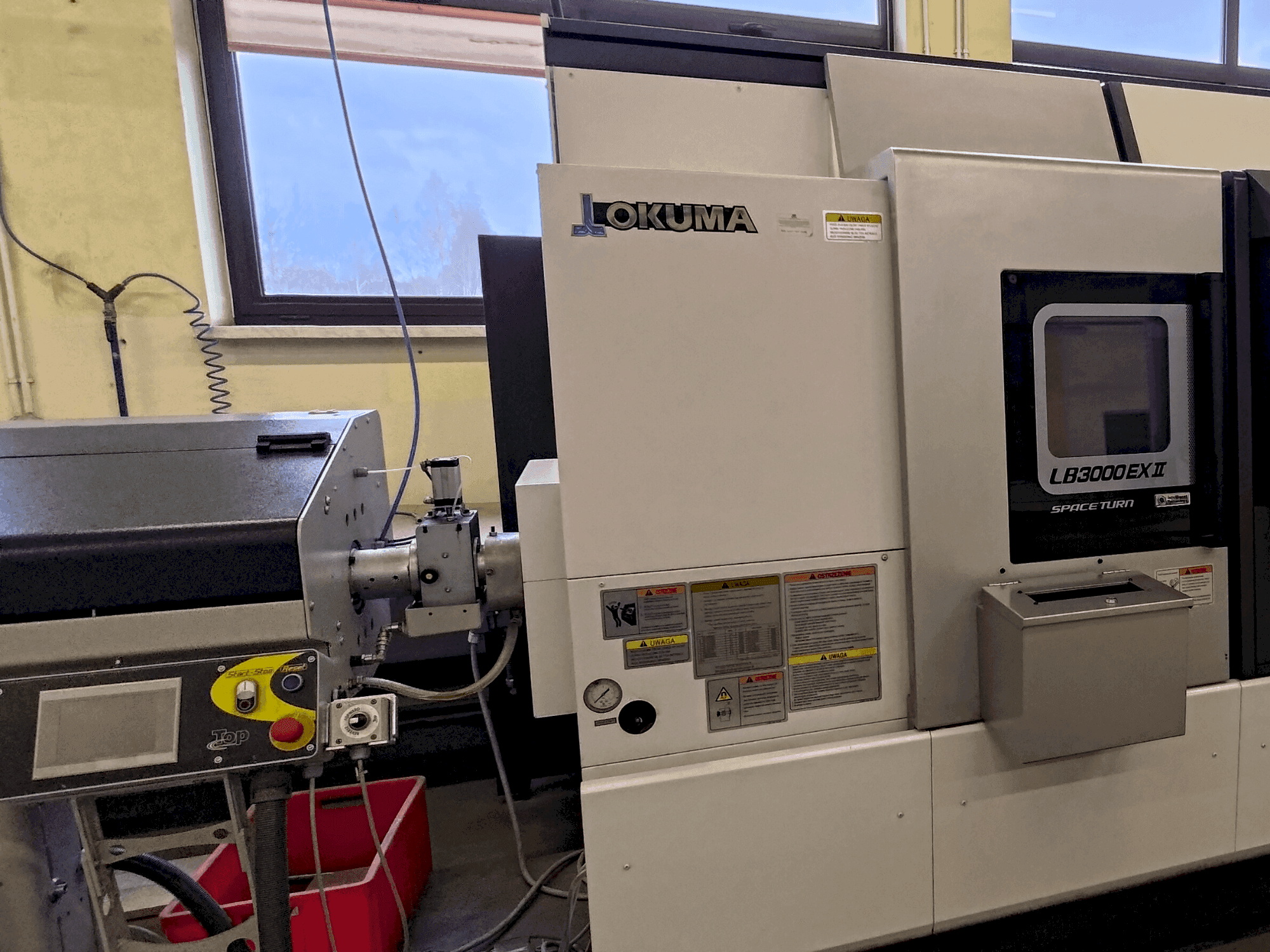 A Okuma LB 3000 EXII MYW 450 gép elölnézete