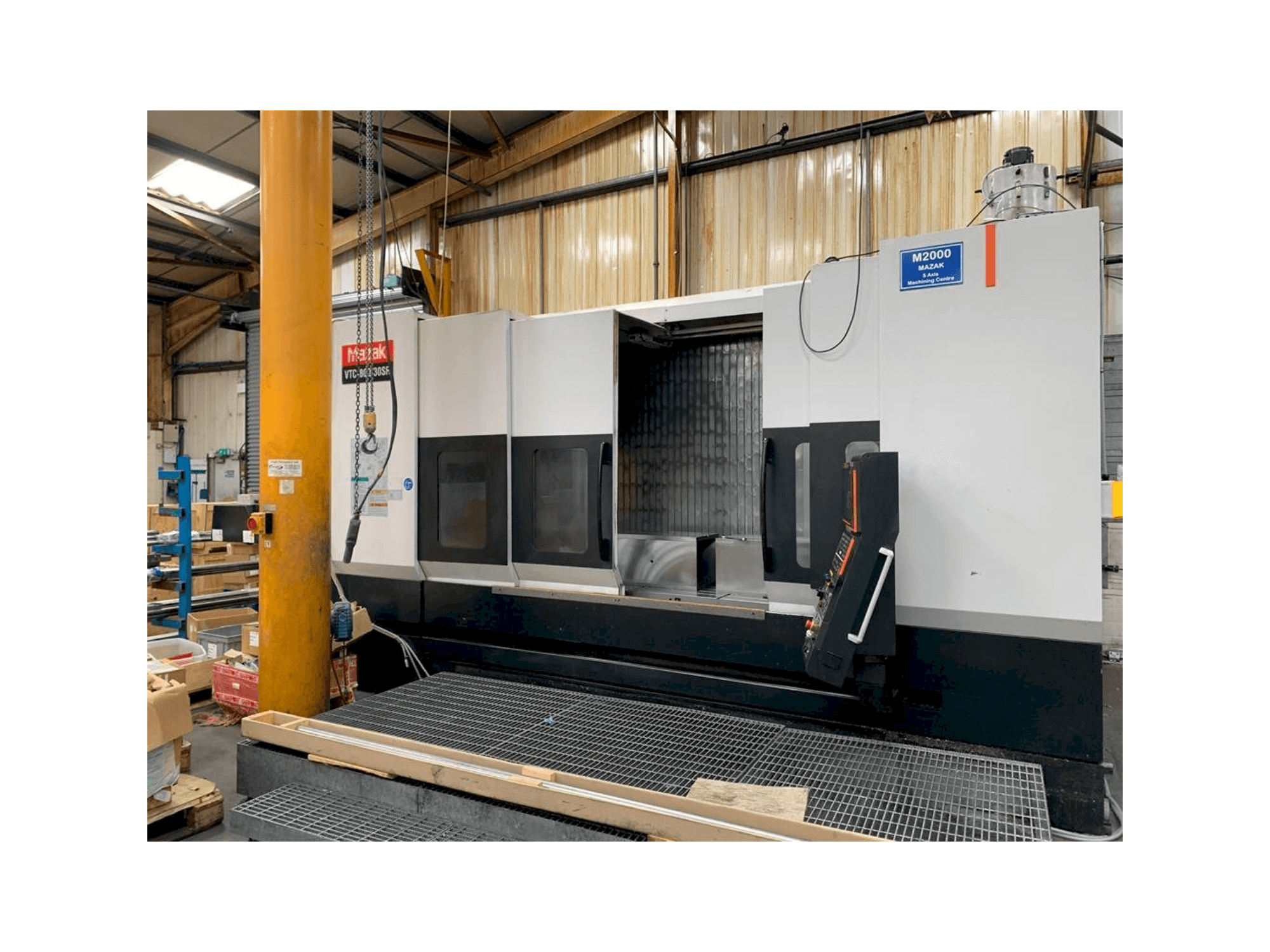 A Mazak VTC-800/30SR gép elölnézete