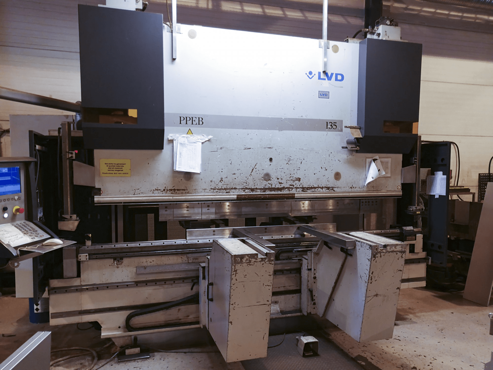 A LVD PPEB 135/30 gép elölnézete
