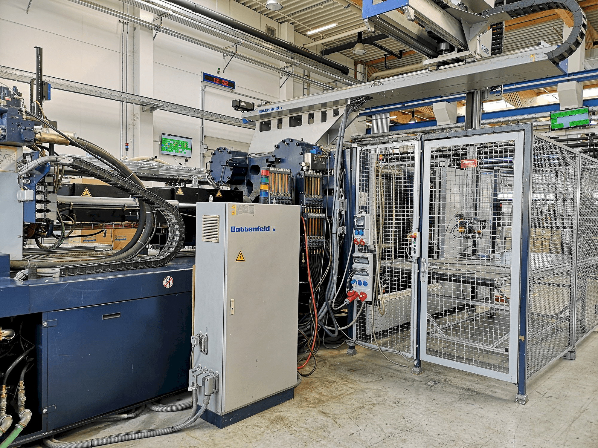 A Battenfeld HM 8000 2P - 7700 gép elölnézete