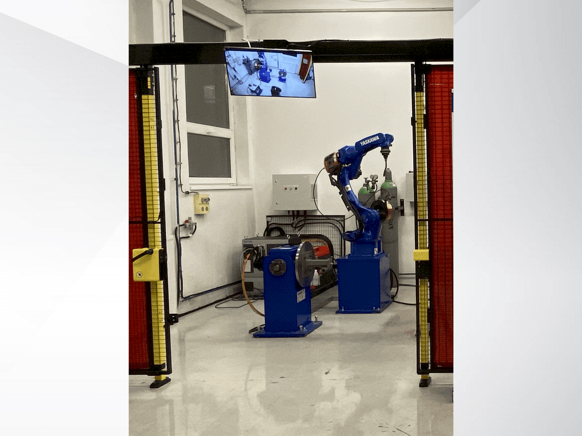 A Yaskawa Motoman AR1440 gép elölnézete