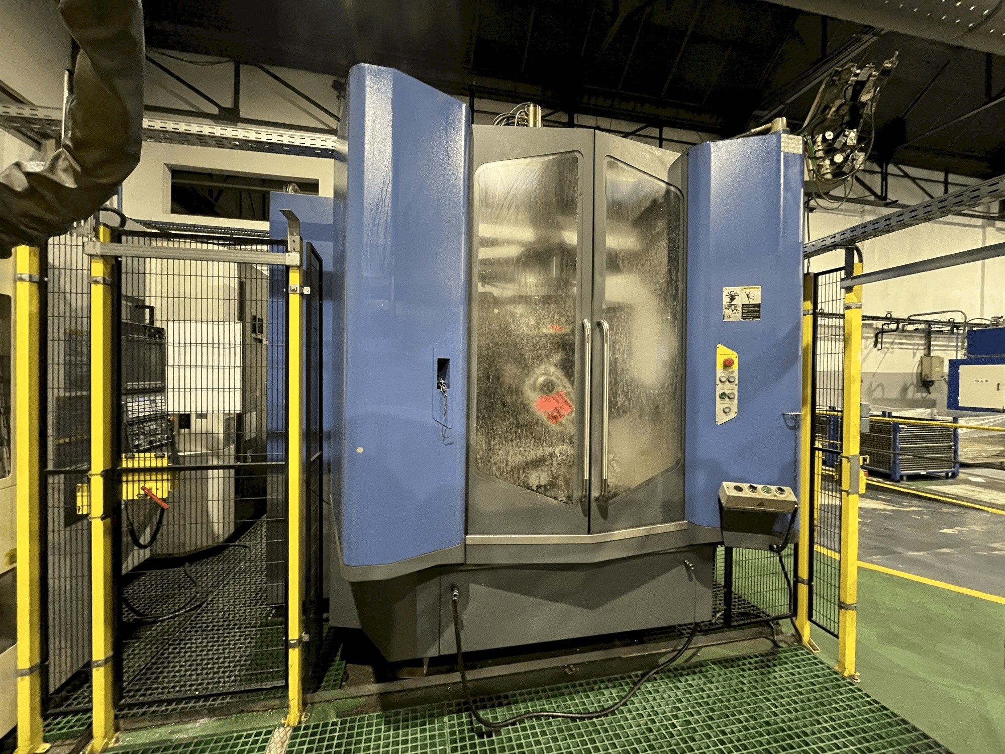 A Tongtai HA-500II gép elölnézete