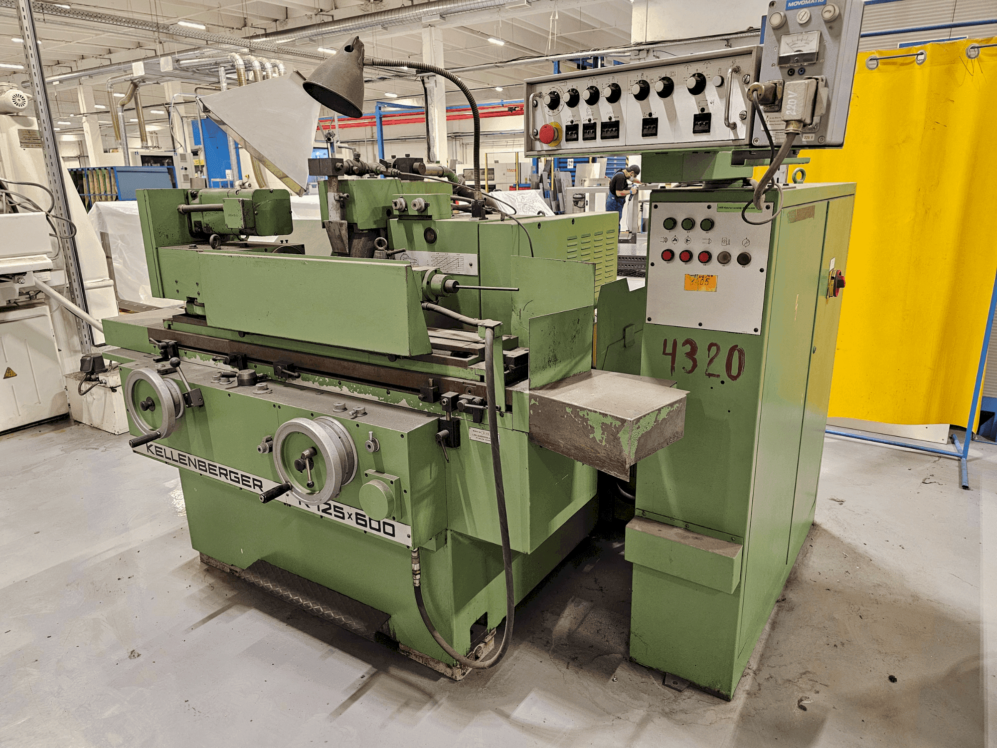 A KELLENBERGER R125 x 600 gép elölnézete