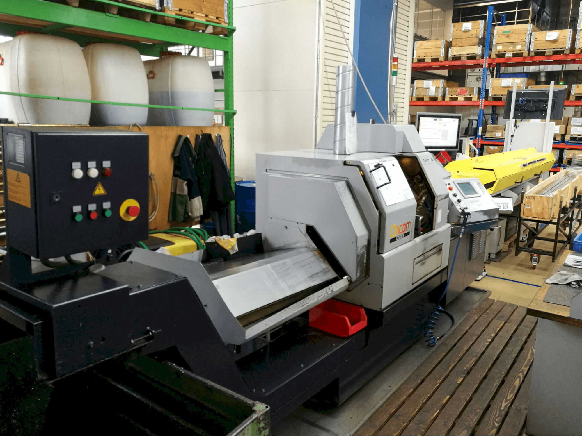 A CITIZEN Cincom L25 gép bal oldali nézete