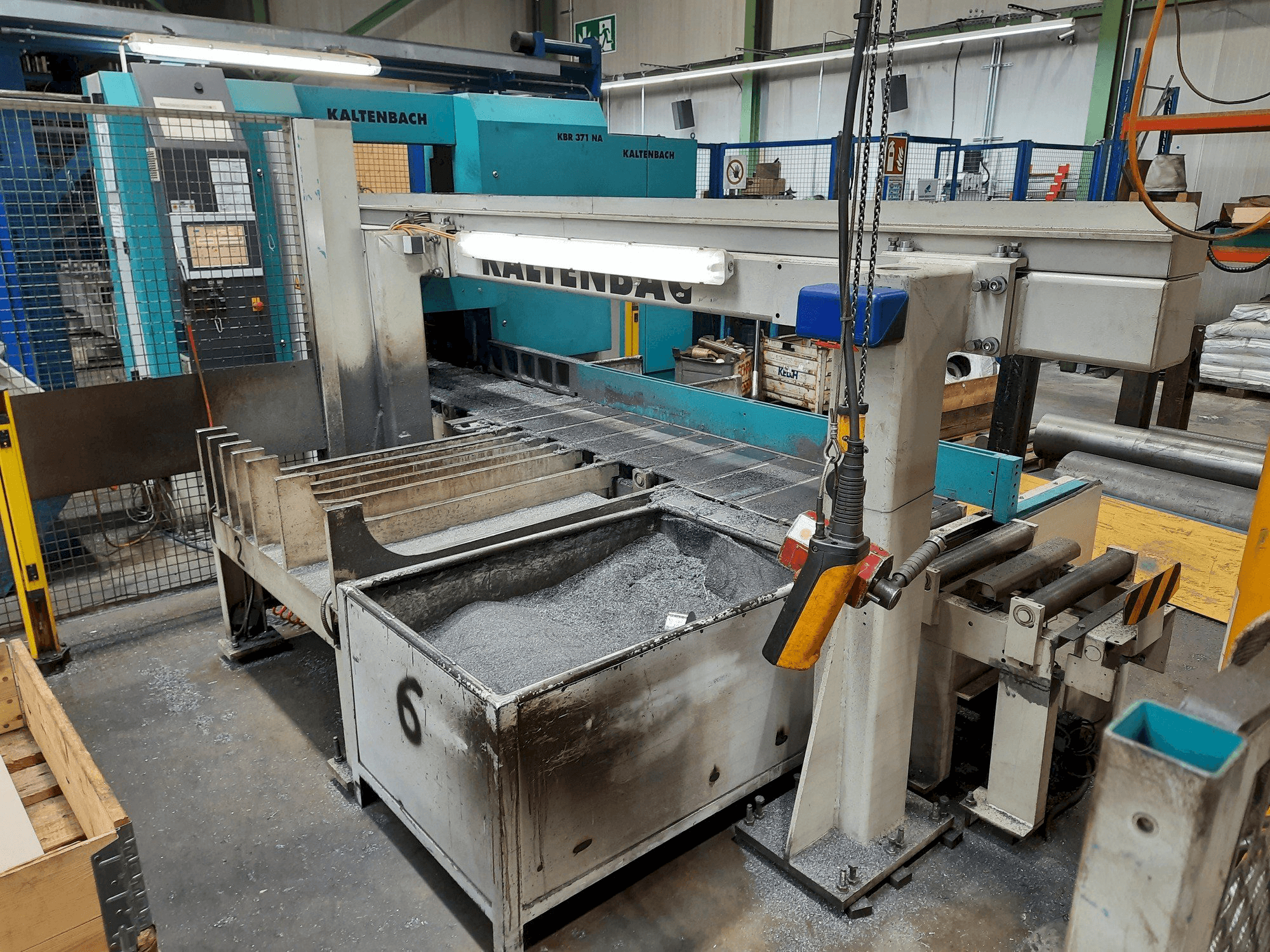 A KALTENBACH KBR 371 NA gép elölnézete