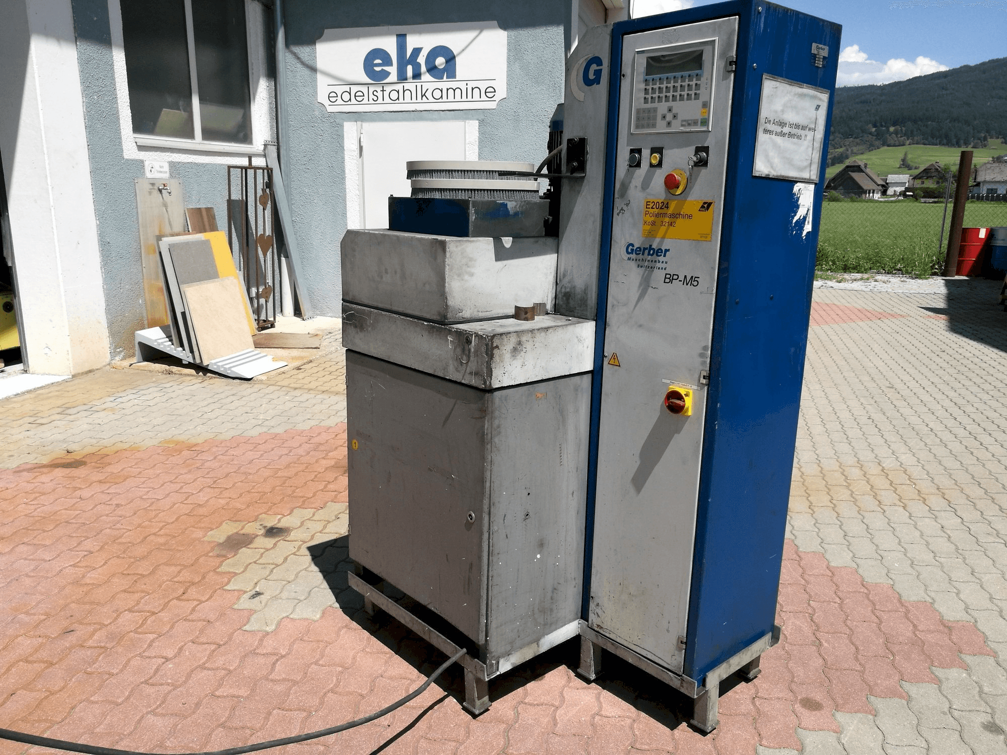 A Gerber BP-M5 gép elölnézete