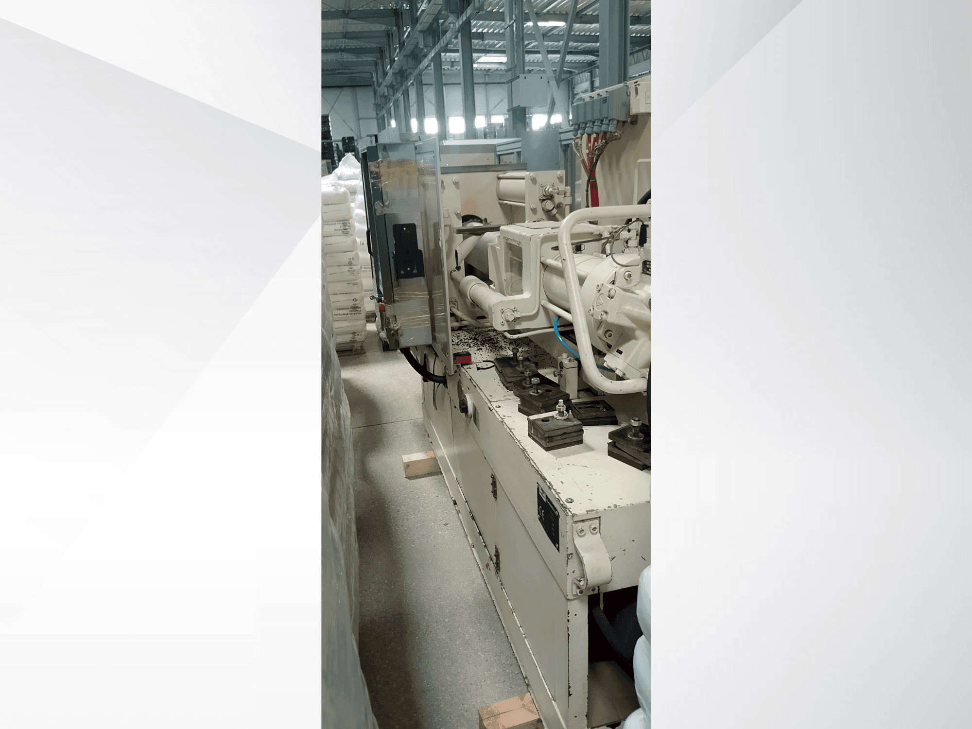 A Krauss Maffei 340 c2/80 gép oldalnézete