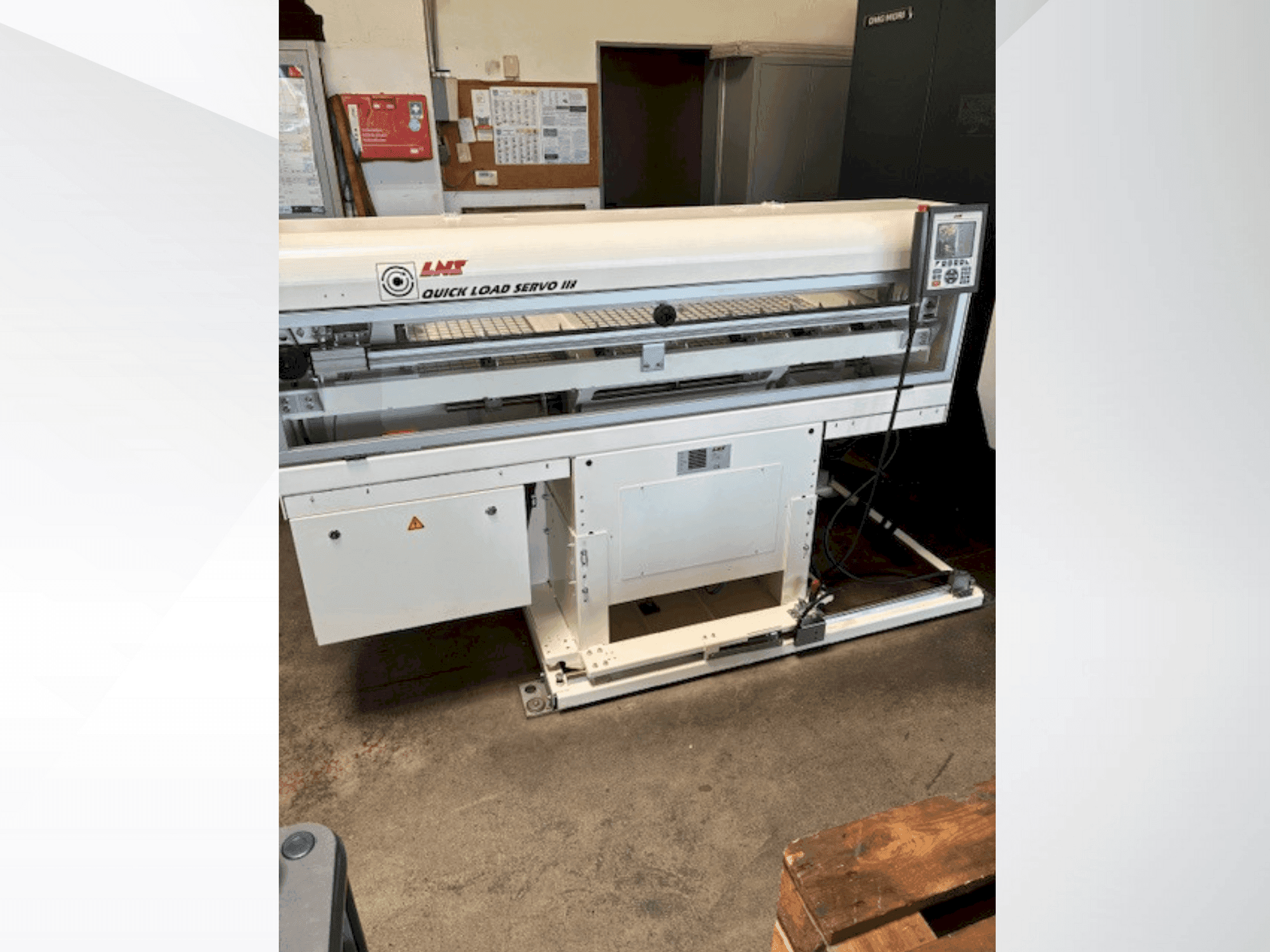 A LNS Quick Load Servo 3 gép elölnézete