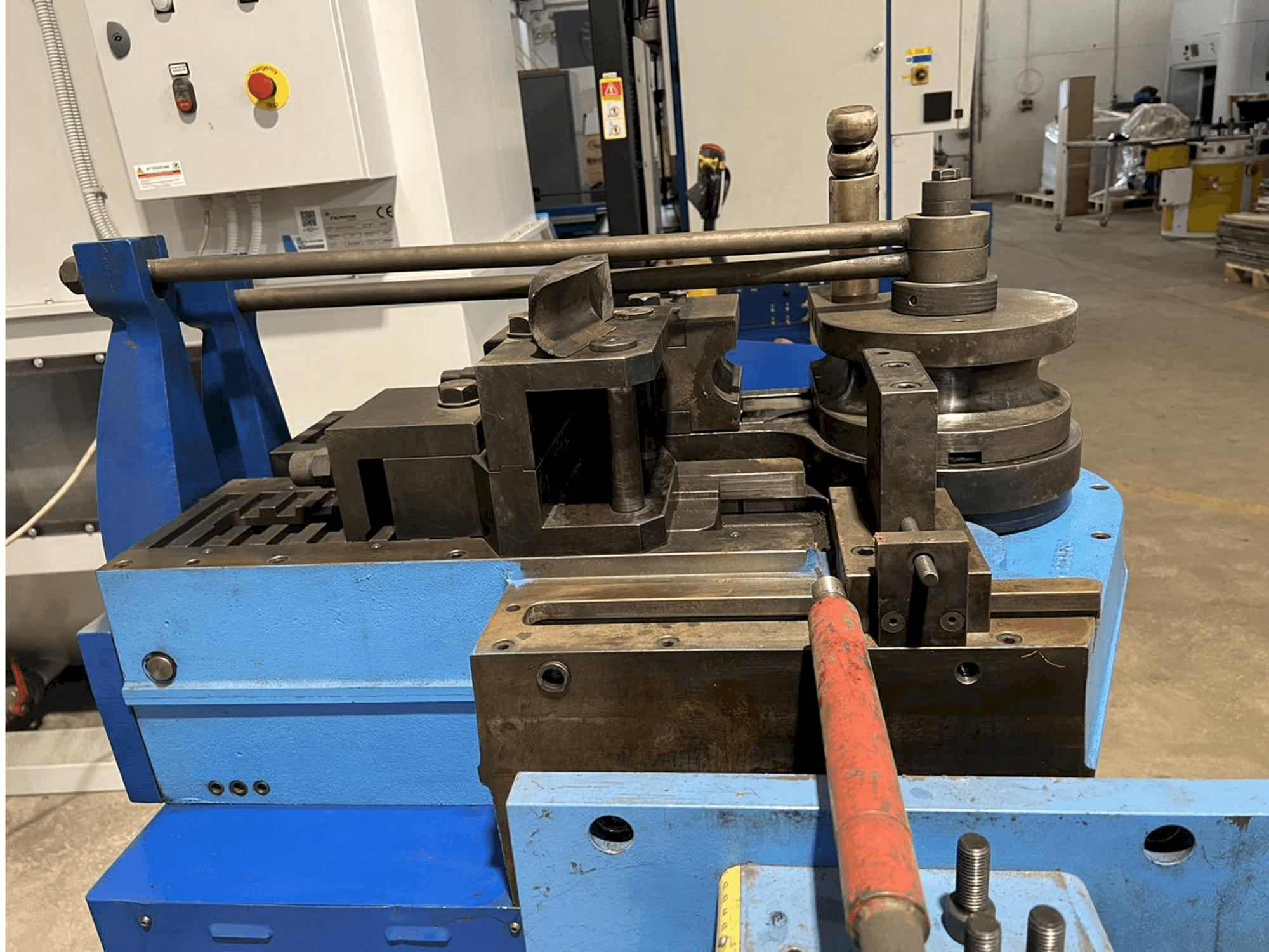 A CBC Uni 90 gép oldalnézete