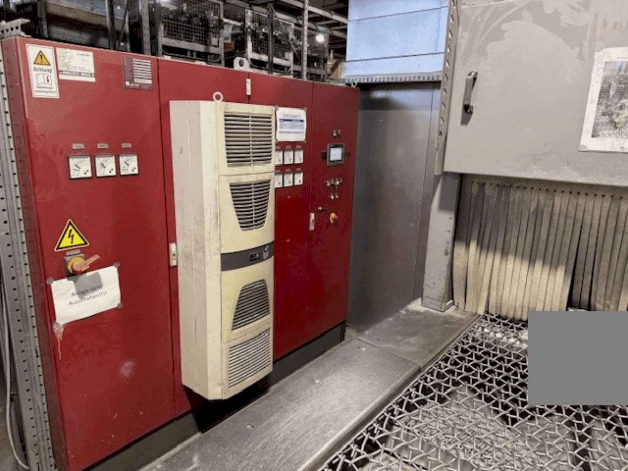 A AGTOS blasting system gép elölnézete