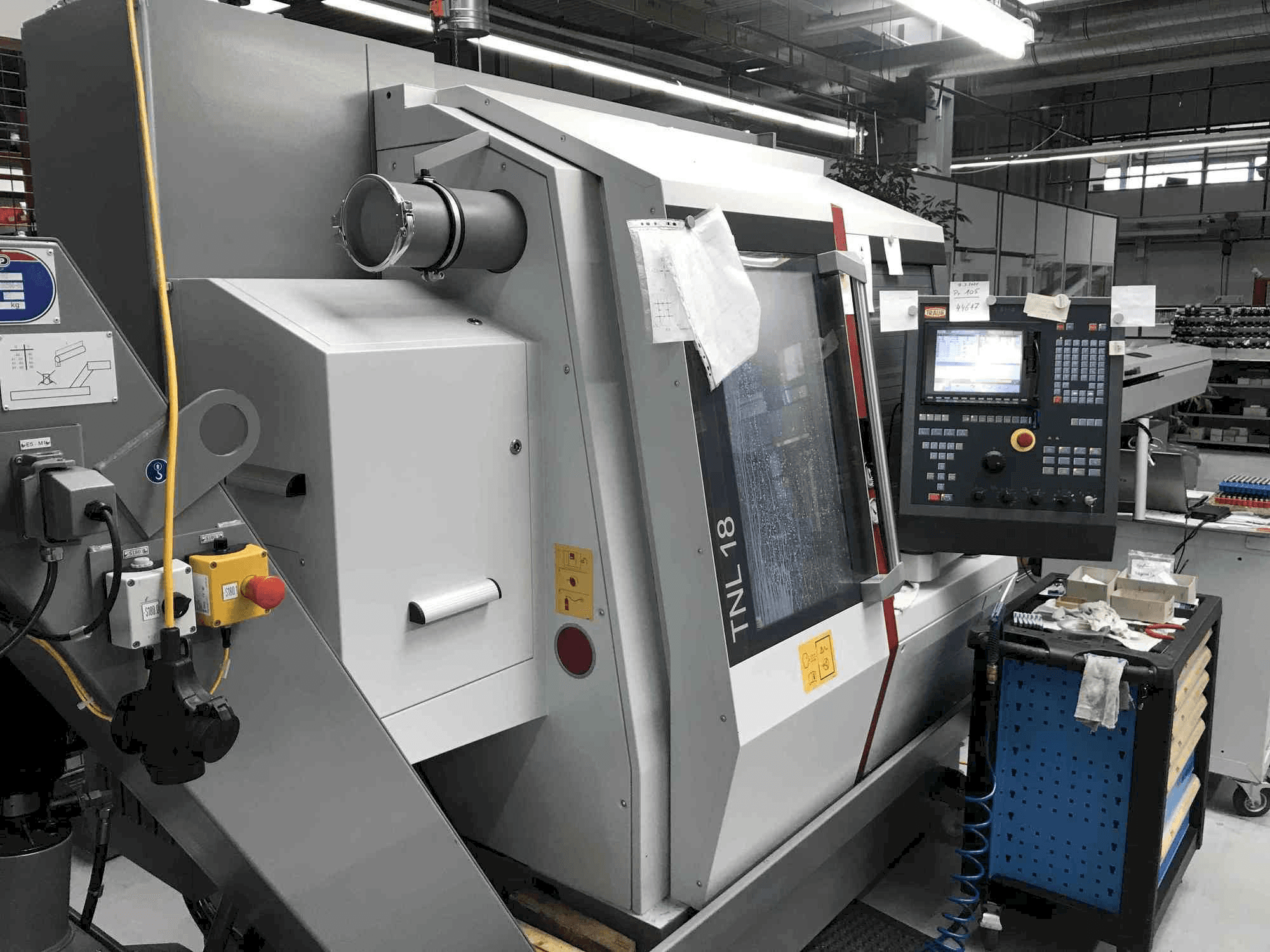 A TRAUB TNL 18-9P gép elölnézete