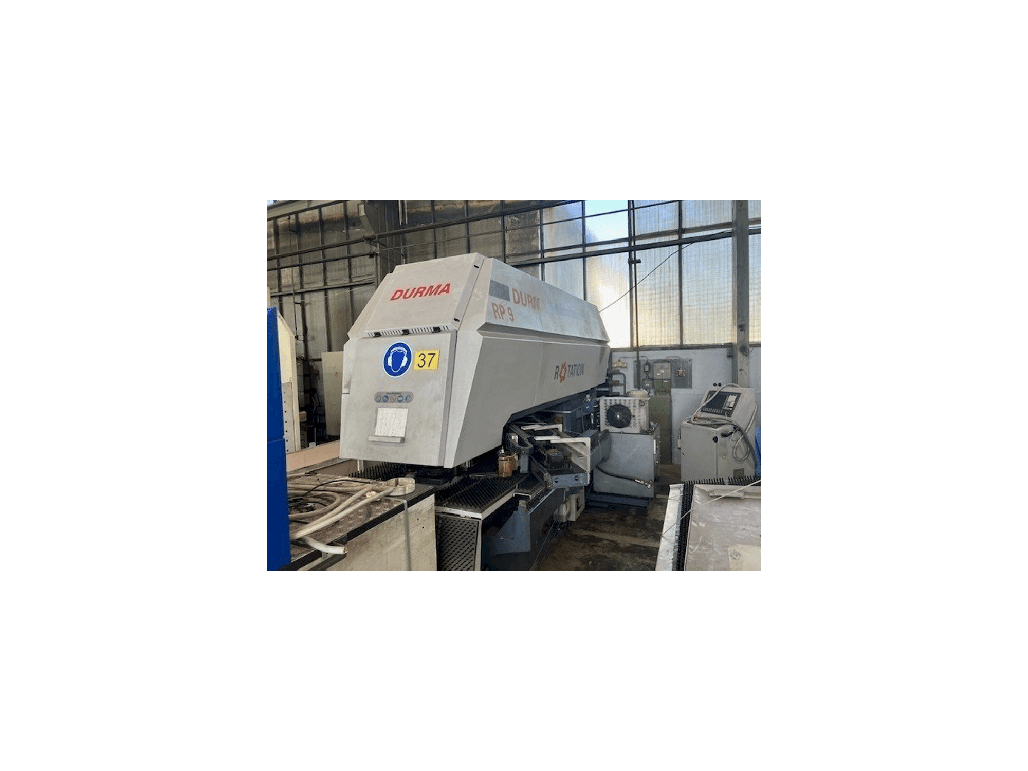 A Durma RP9 1250x20 gép elölnézete