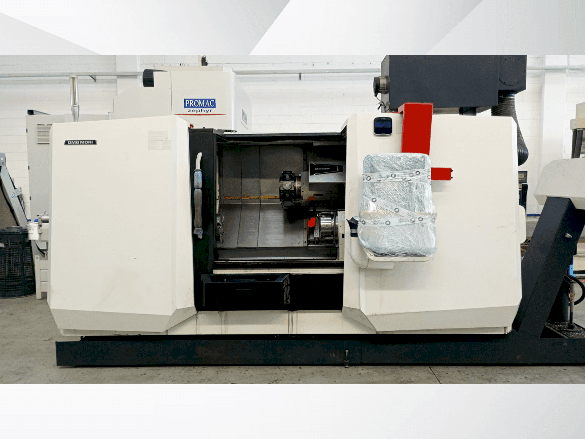 A DMG MORI CLX 550 gép elölnézete
