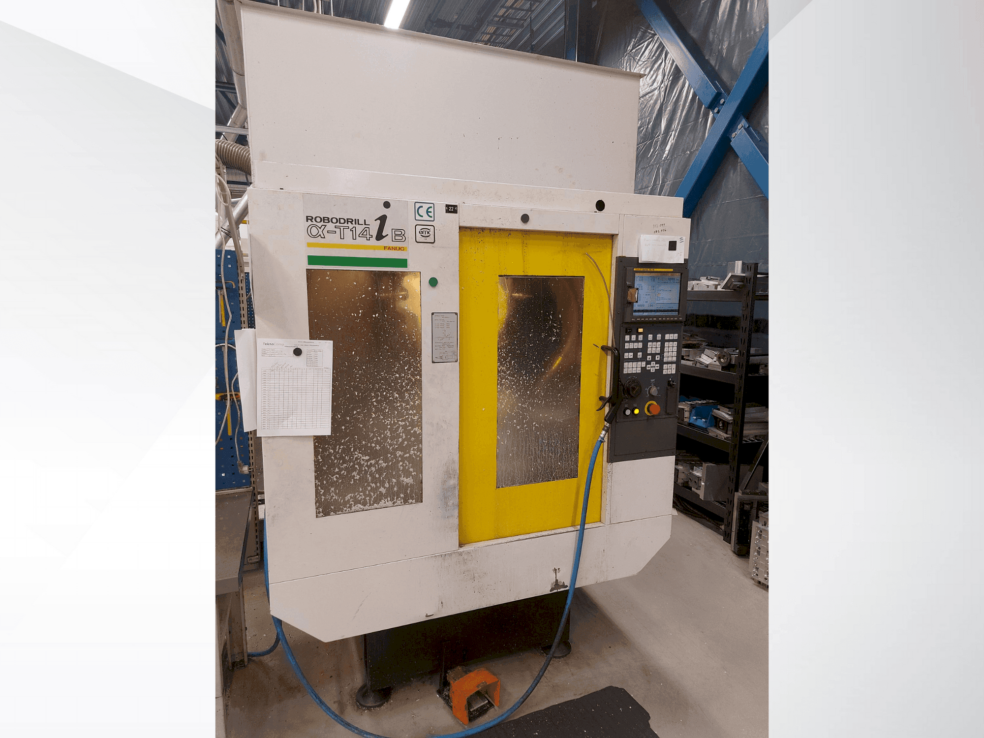 A FANUC Robodrill α-T14iB gép elölnézete